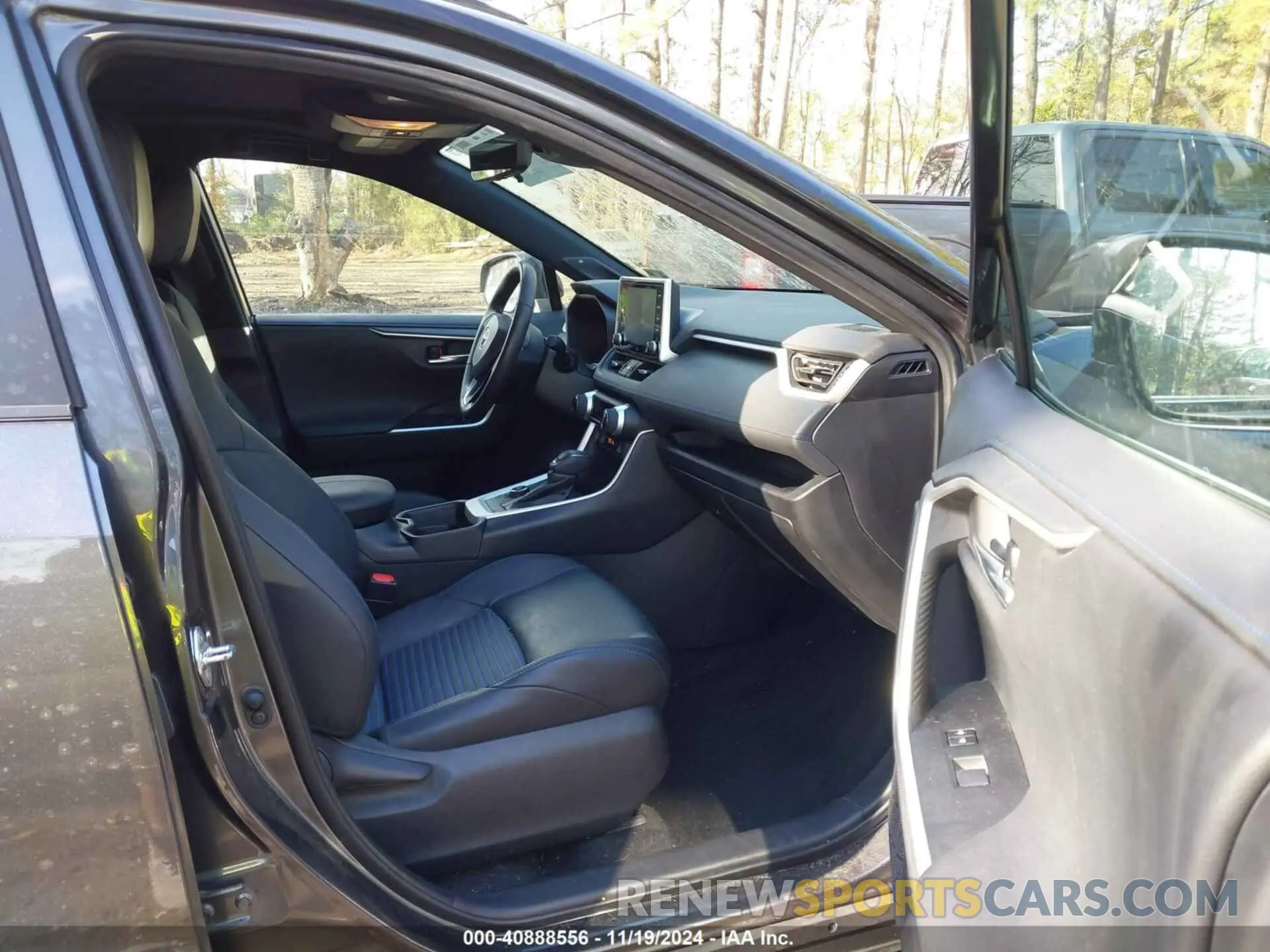 5 Photograph of a damaged car 4T3E6RFV1MU057806 TOYOTA RAV4 HYBRID 2021