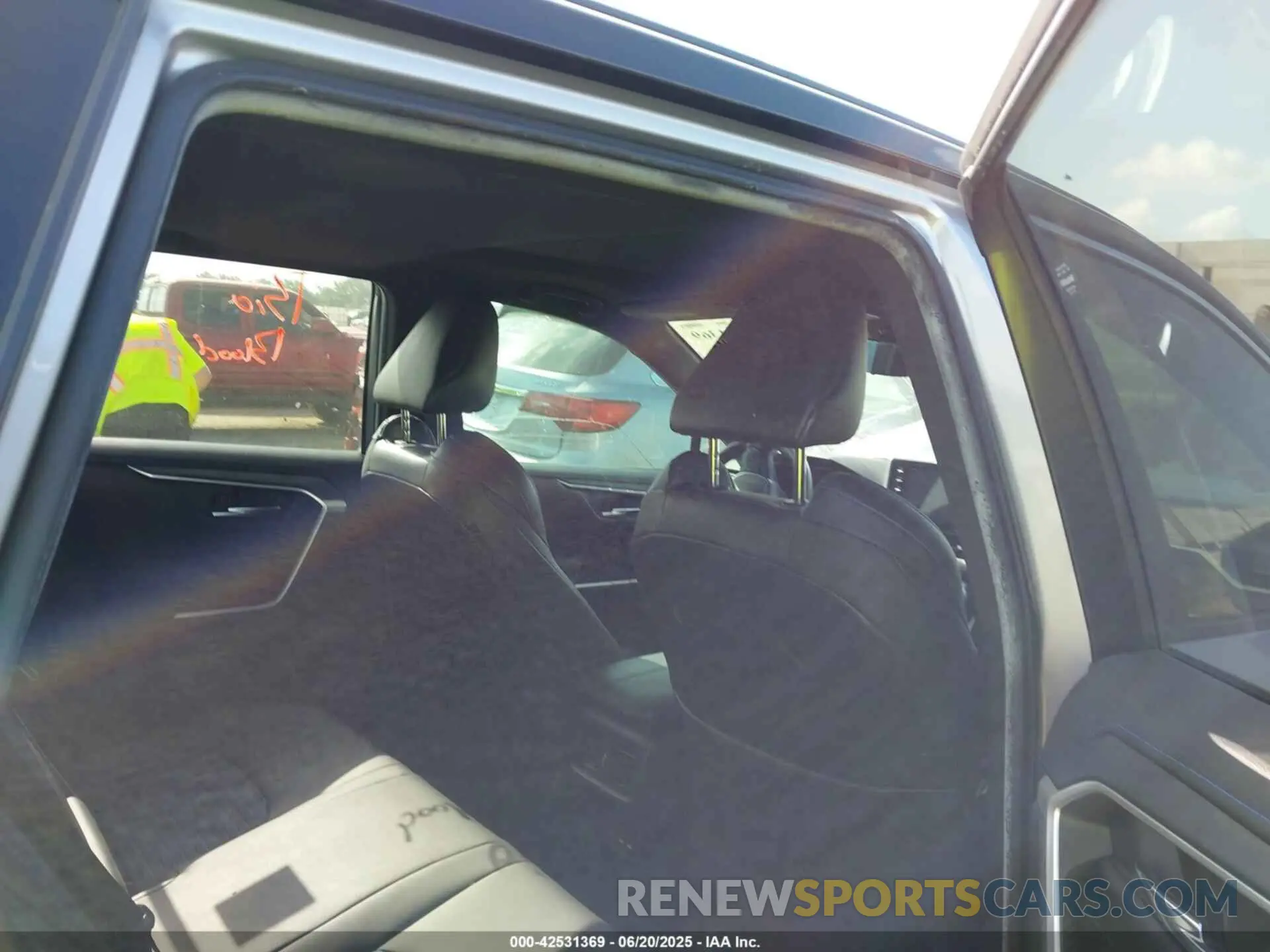 8 Photograph of a damaged car 4T3E6RFV3MU043387 TOYOTA RAV4 HYBRID 2021