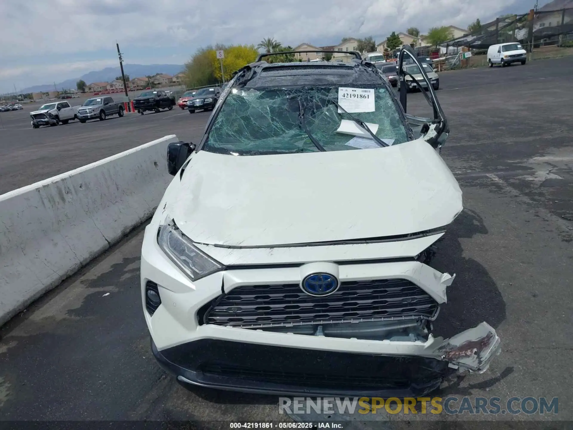 12 Photograph of a damaged car 4T3E6RFV3MU048055 TOYOTA RAV4 HYBRID 2021