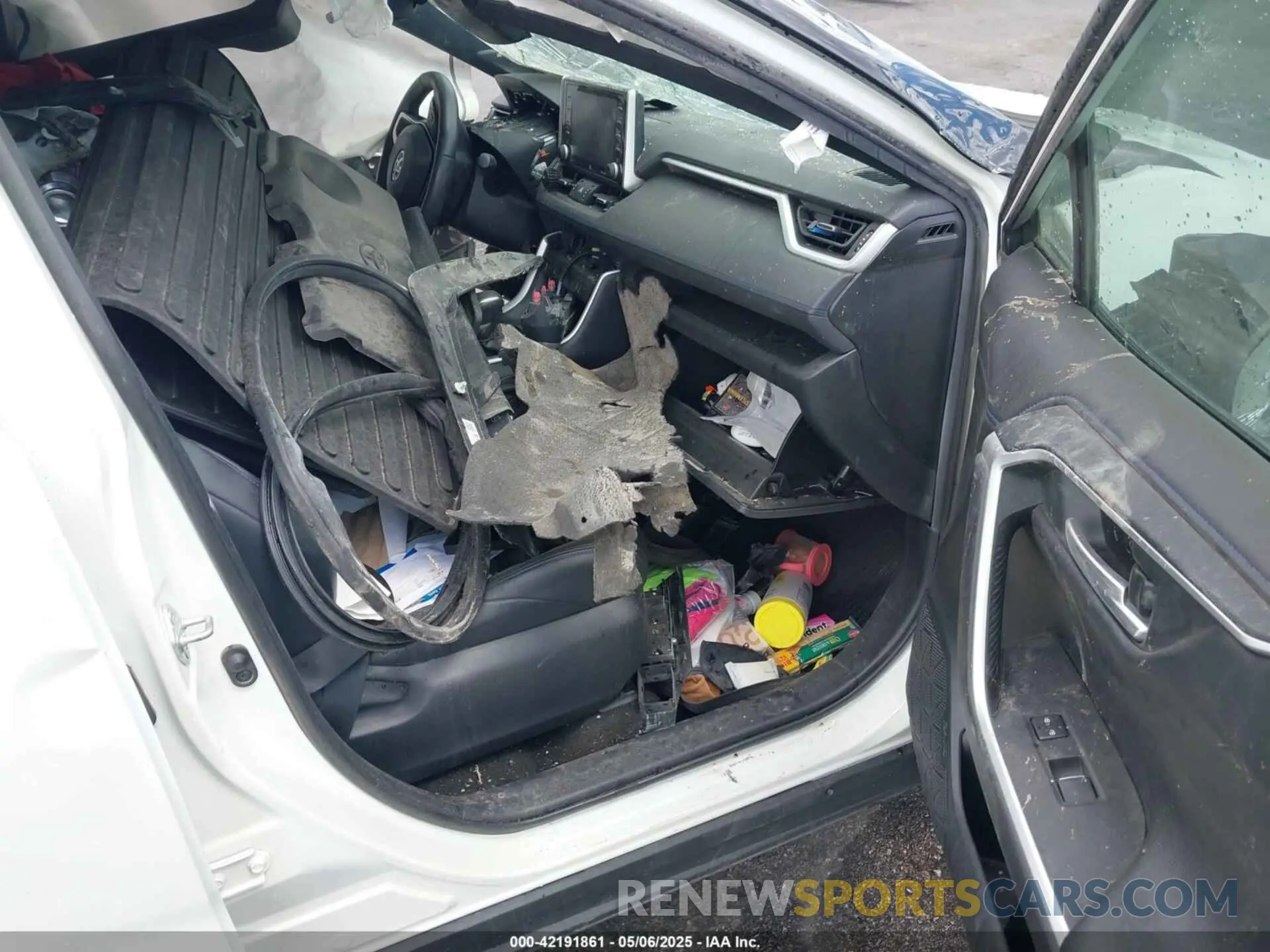 5 Photograph of a damaged car 4T3E6RFV3MU048055 TOYOTA RAV4 HYBRID 2021