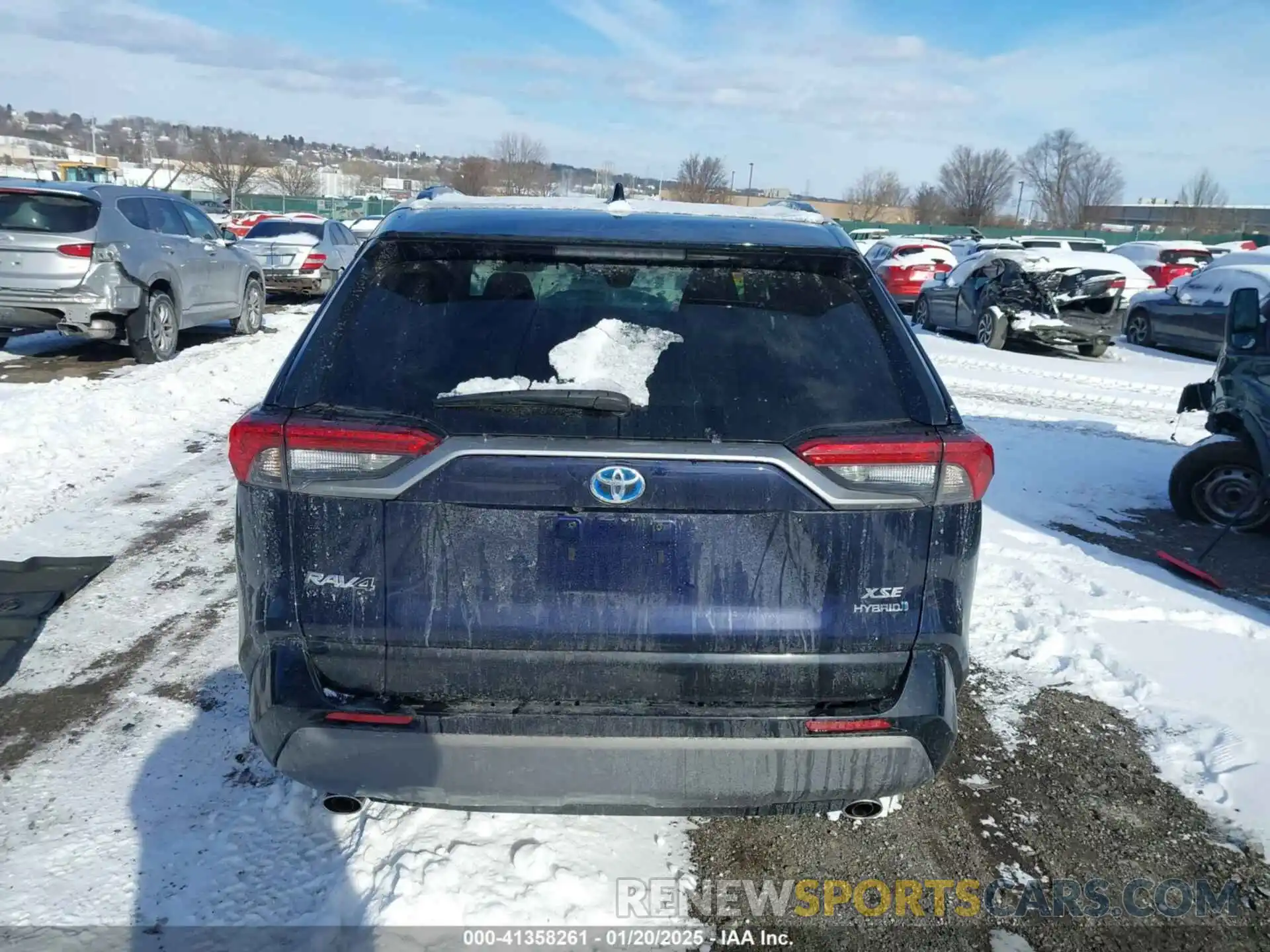 17 Photograph of a damaged car 4T3E6RFV6MU043125 TOYOTA RAV4 HYBRID 2021