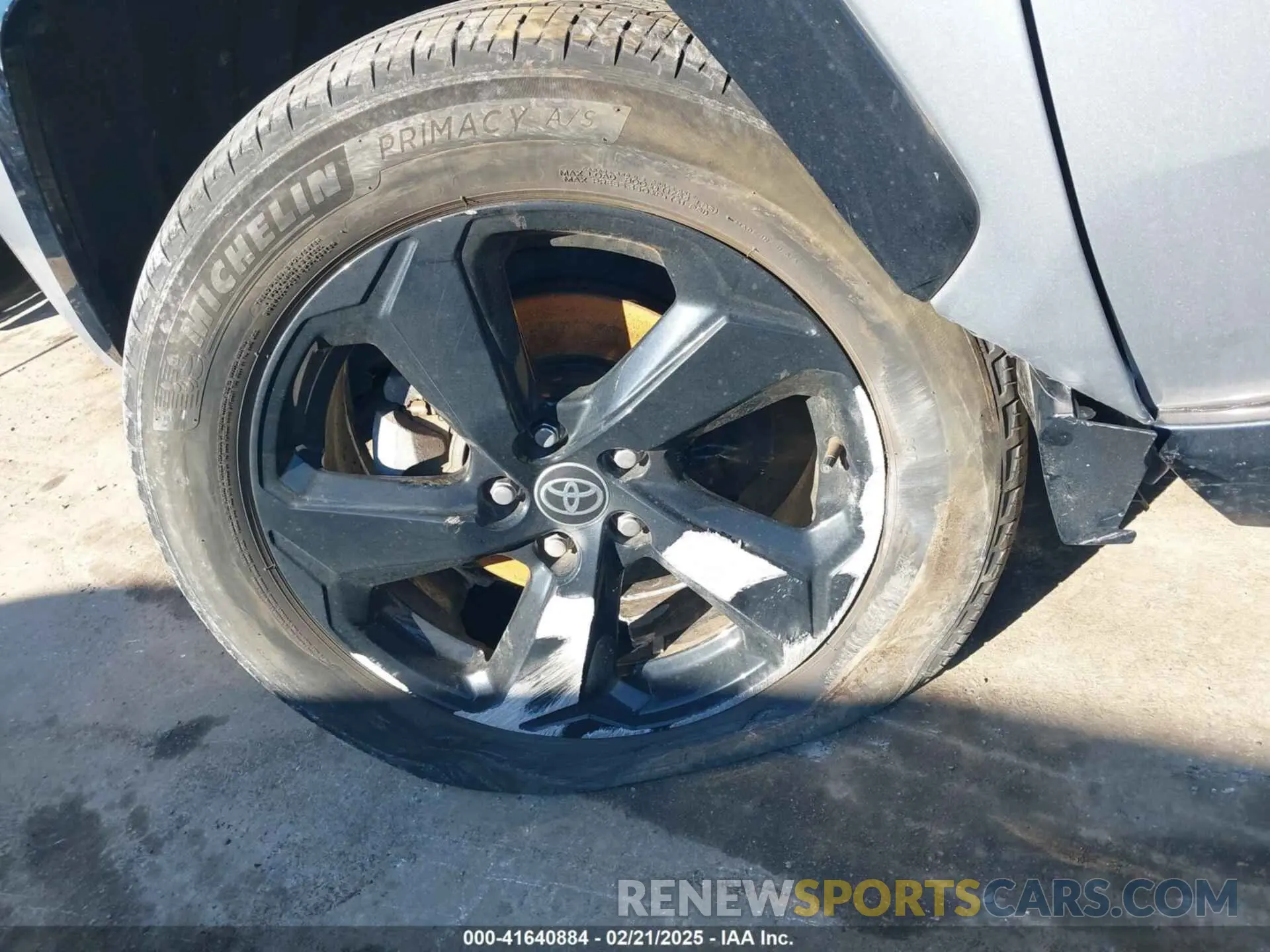 18 Photograph of a damaged car 4T3E6RFV7MU033736 TOYOTA RAV4 HYBRID 2021