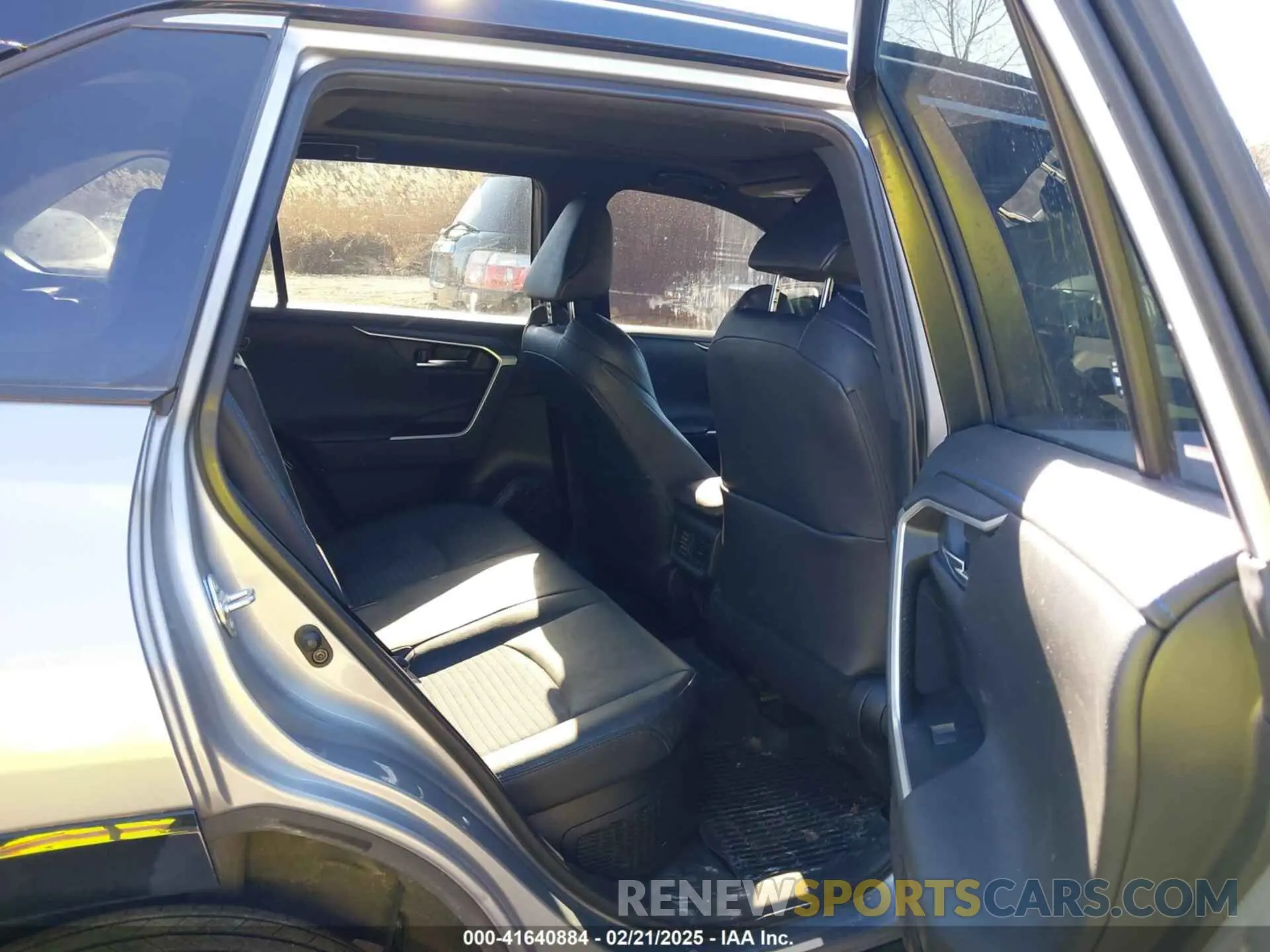 8 Photograph of a damaged car 4T3E6RFV7MU033736 TOYOTA RAV4 HYBRID 2021