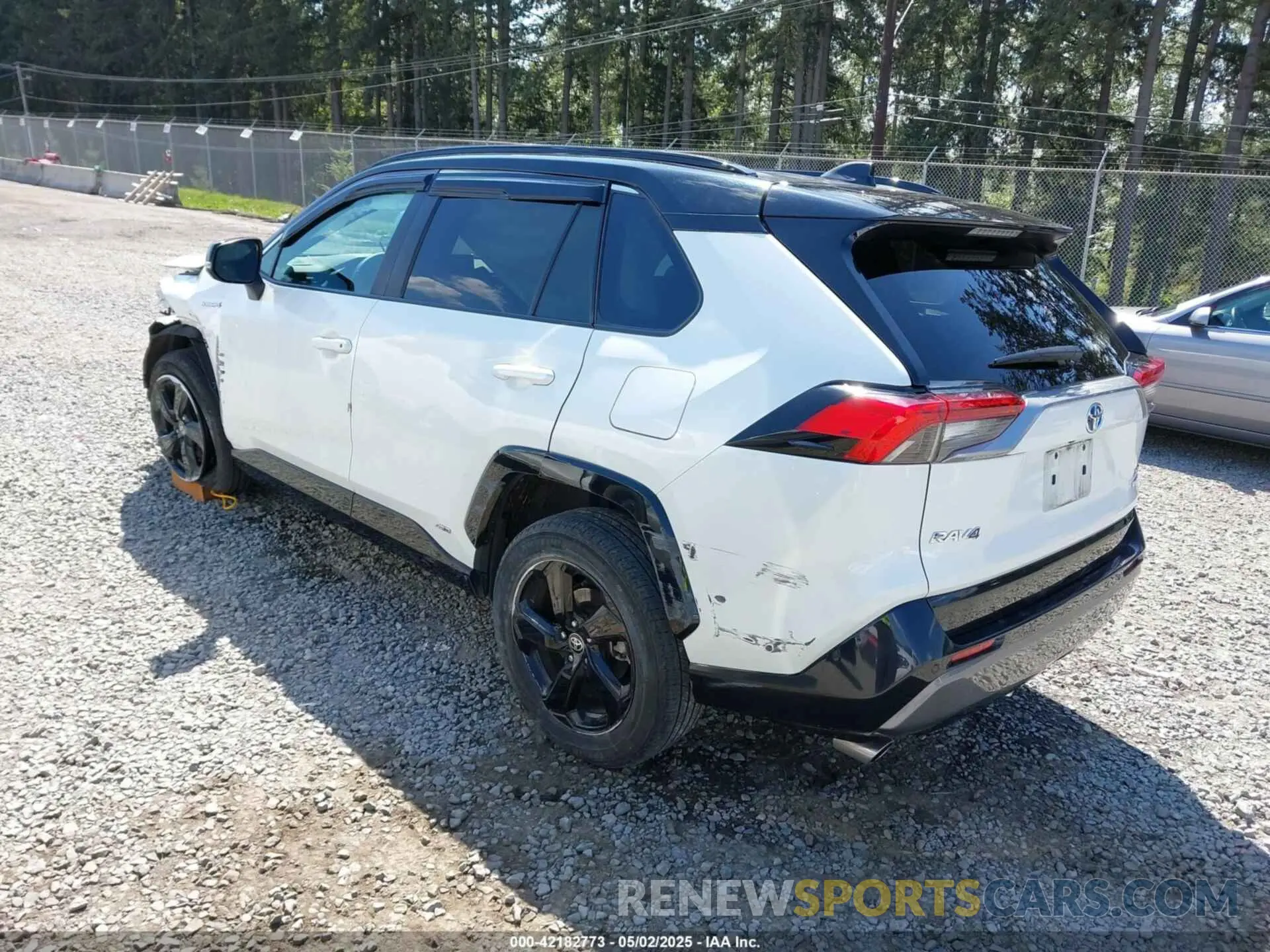 3 Photograph of a damaged car 4T3E6RFV9MU040817 TOYOTA RAV4 HYBRID 2021
