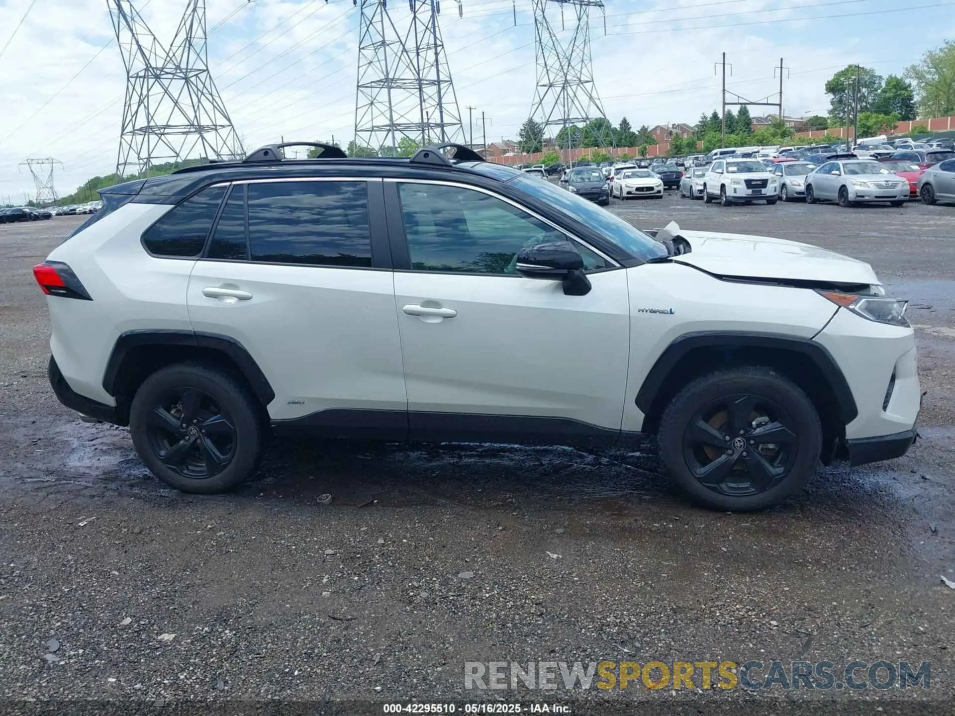 14 Photograph of a damaged car 4T3E6RFV9MU052563 TOYOTA RAV4 HYBRID 2021