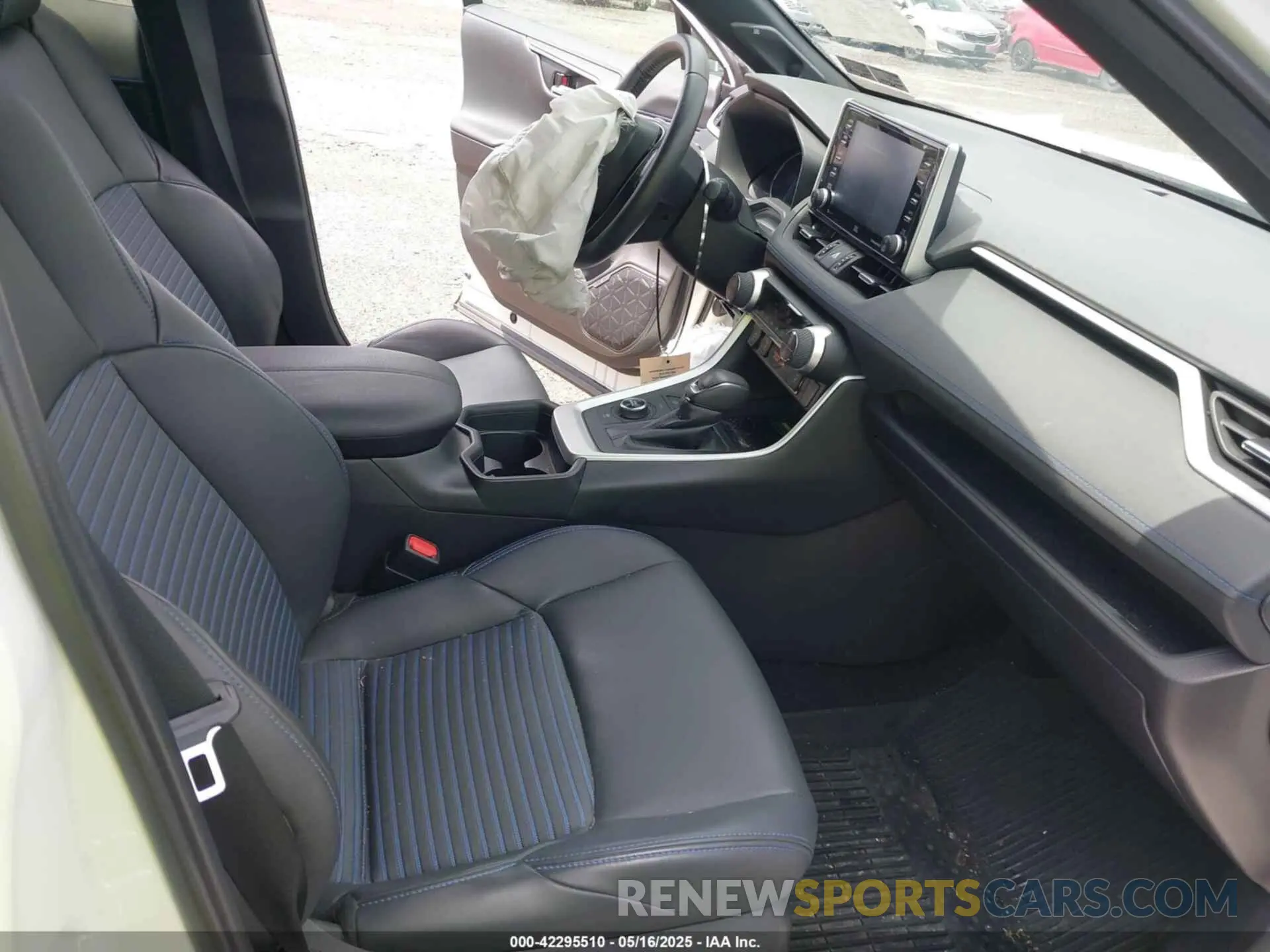 5 Photograph of a damaged car 4T3E6RFV9MU052563 TOYOTA RAV4 HYBRID 2021