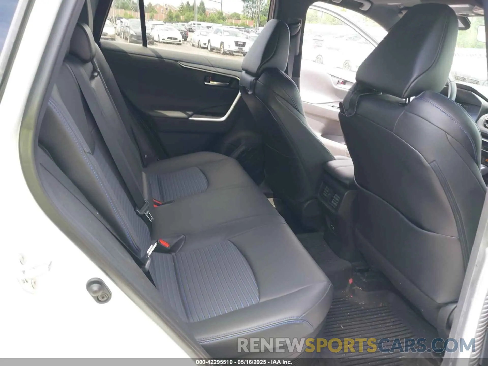8 Photograph of a damaged car 4T3E6RFV9MU052563 TOYOTA RAV4 HYBRID 2021