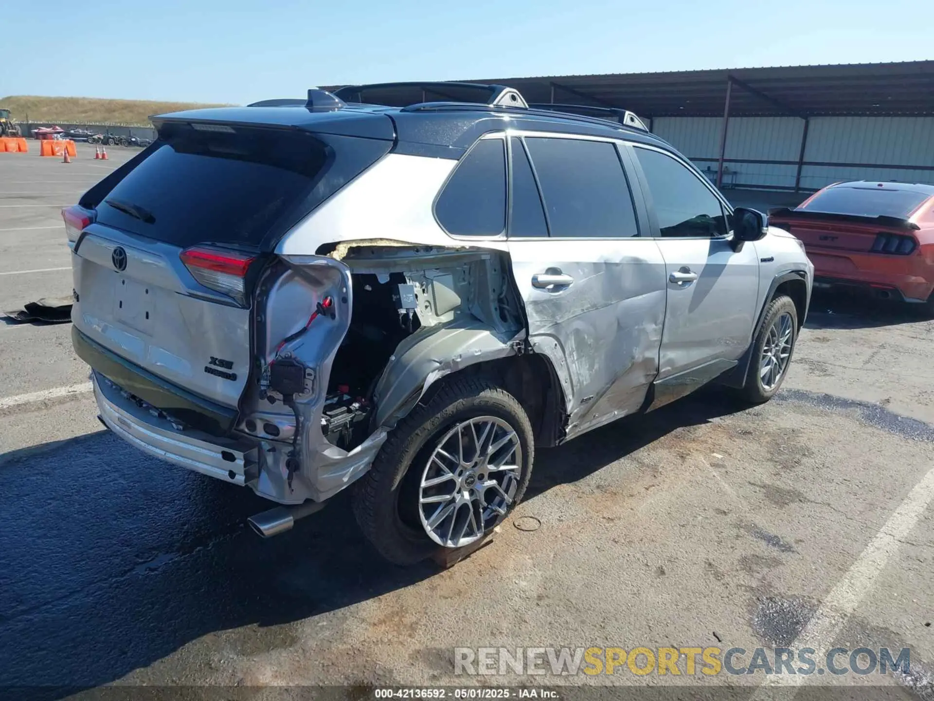 4 Photograph of a damaged car 4T3E6RFVXMU016087 TOYOTA RAV4 HYBRID 2021