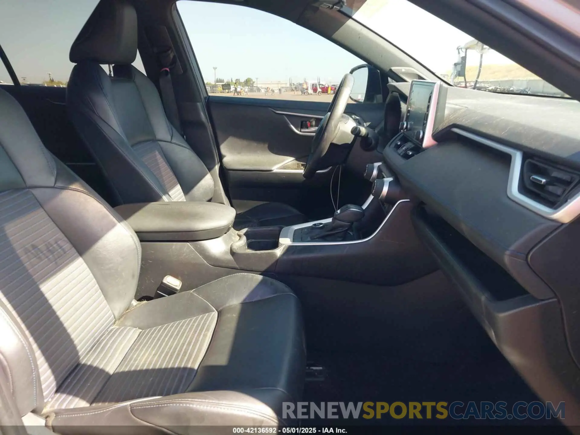 5 Photograph of a damaged car 4T3E6RFVXMU016087 TOYOTA RAV4 HYBRID 2021