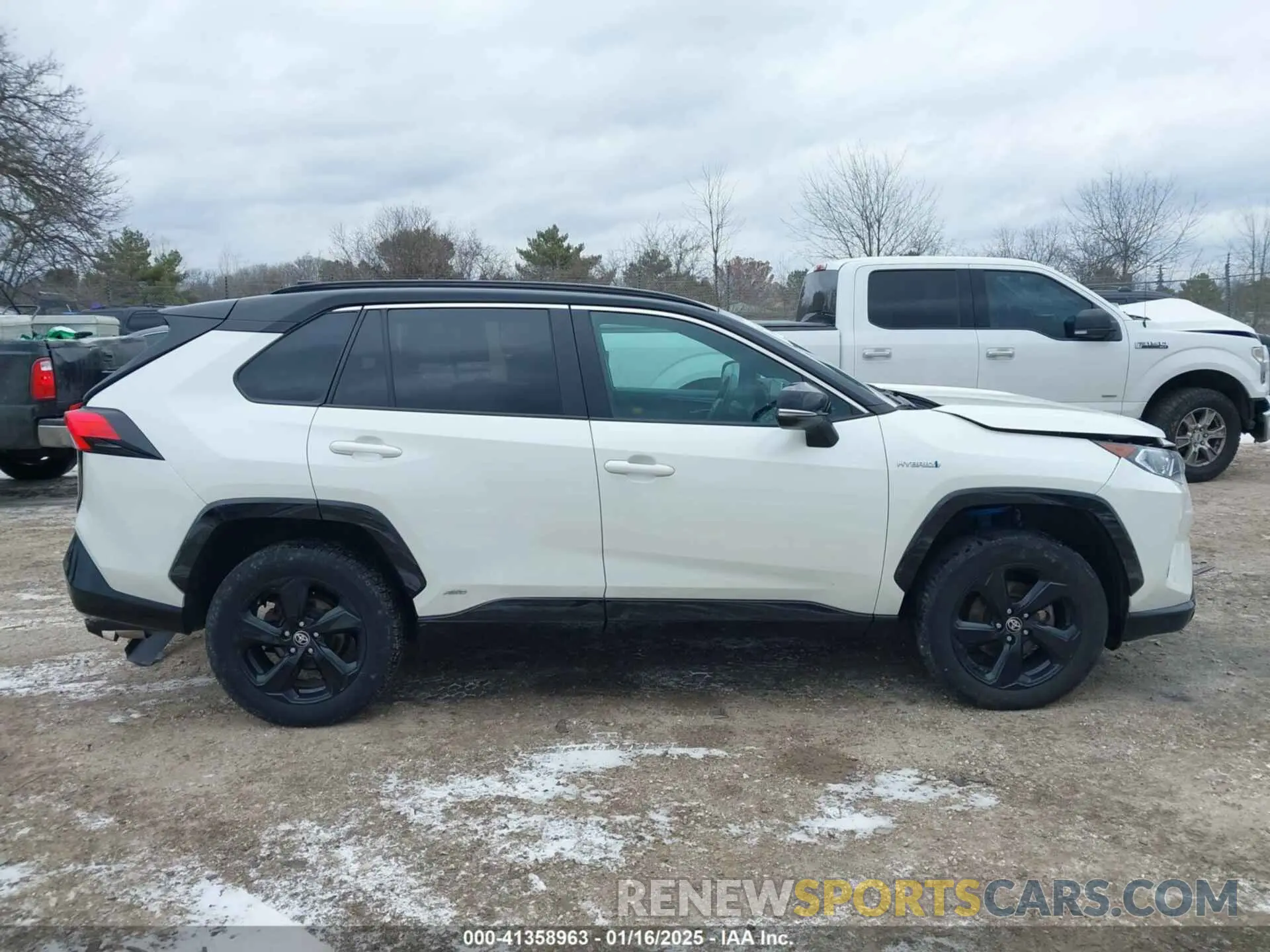 13 Photograph of a damaged car 4T3E6RFVXMU032368 TOYOTA RAV4 HYBRID 2021