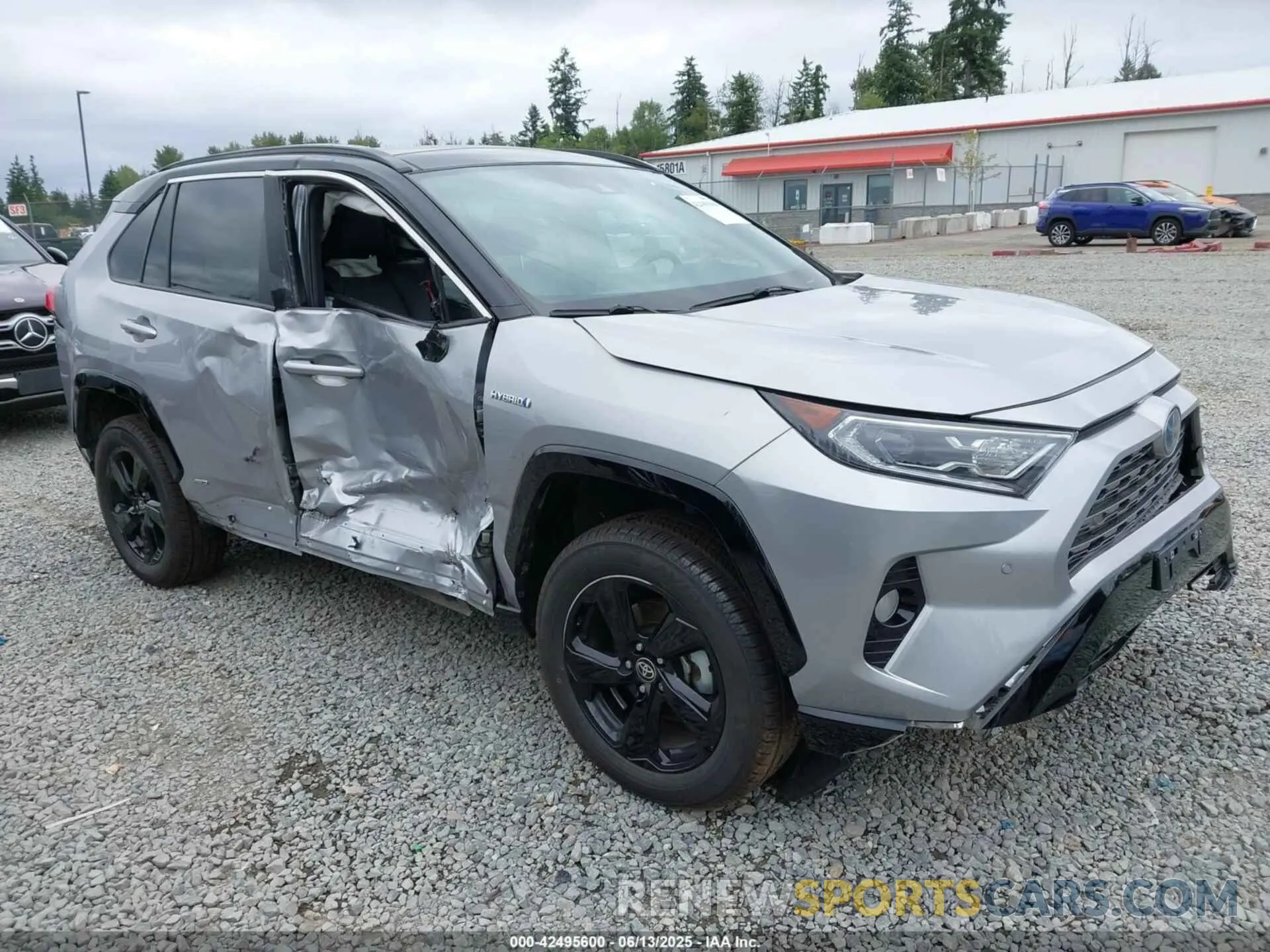 1 Photograph of a damaged car 4T3E6RFVXMU037621 TOYOTA RAV4 HYBRID 2021