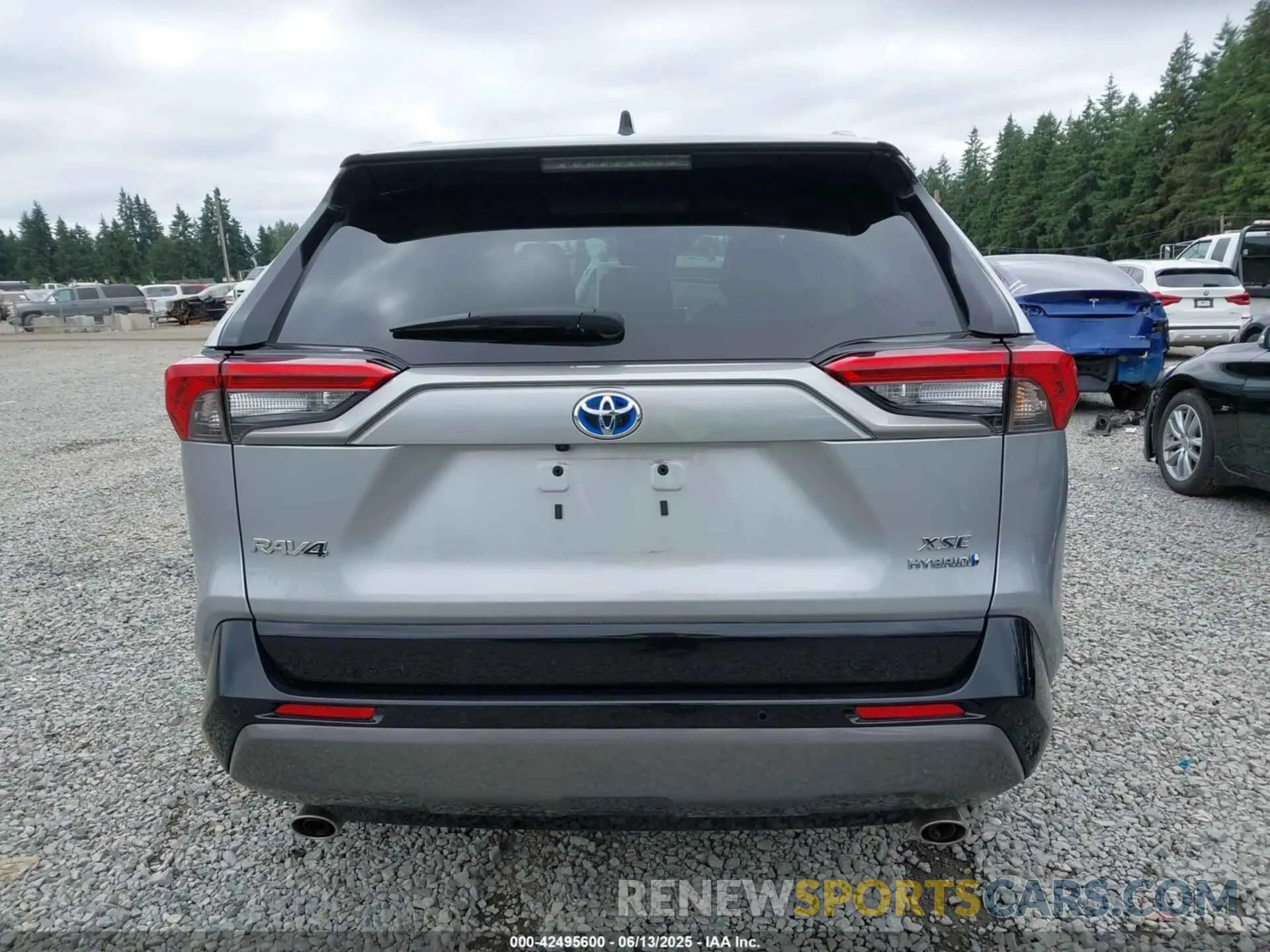 17 Photograph of a damaged car 4T3E6RFVXMU037621 TOYOTA RAV4 HYBRID 2021
