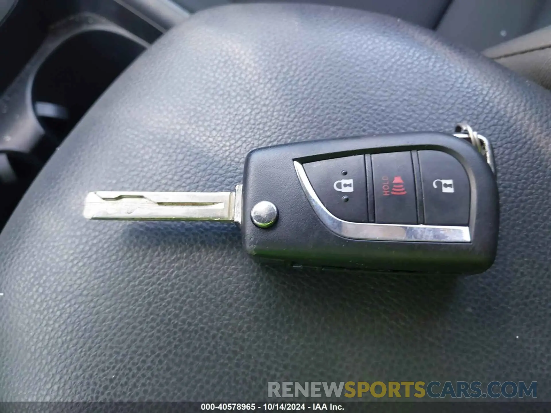 11 Photograph of a damaged car 4T3L6RFV2MU015135 TOYOTA RAV4 HYBRID 2021