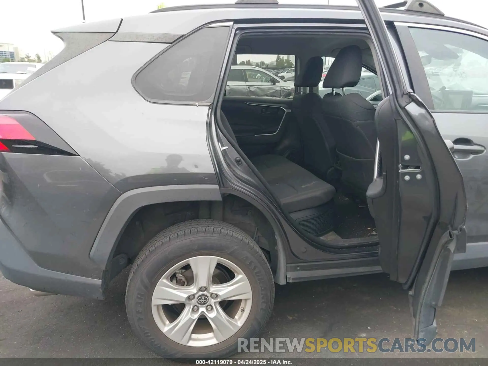 8 Photograph of a damaged car 4T3L6RFV3MU031523 TOYOTA RAV4 HYBRID 2021