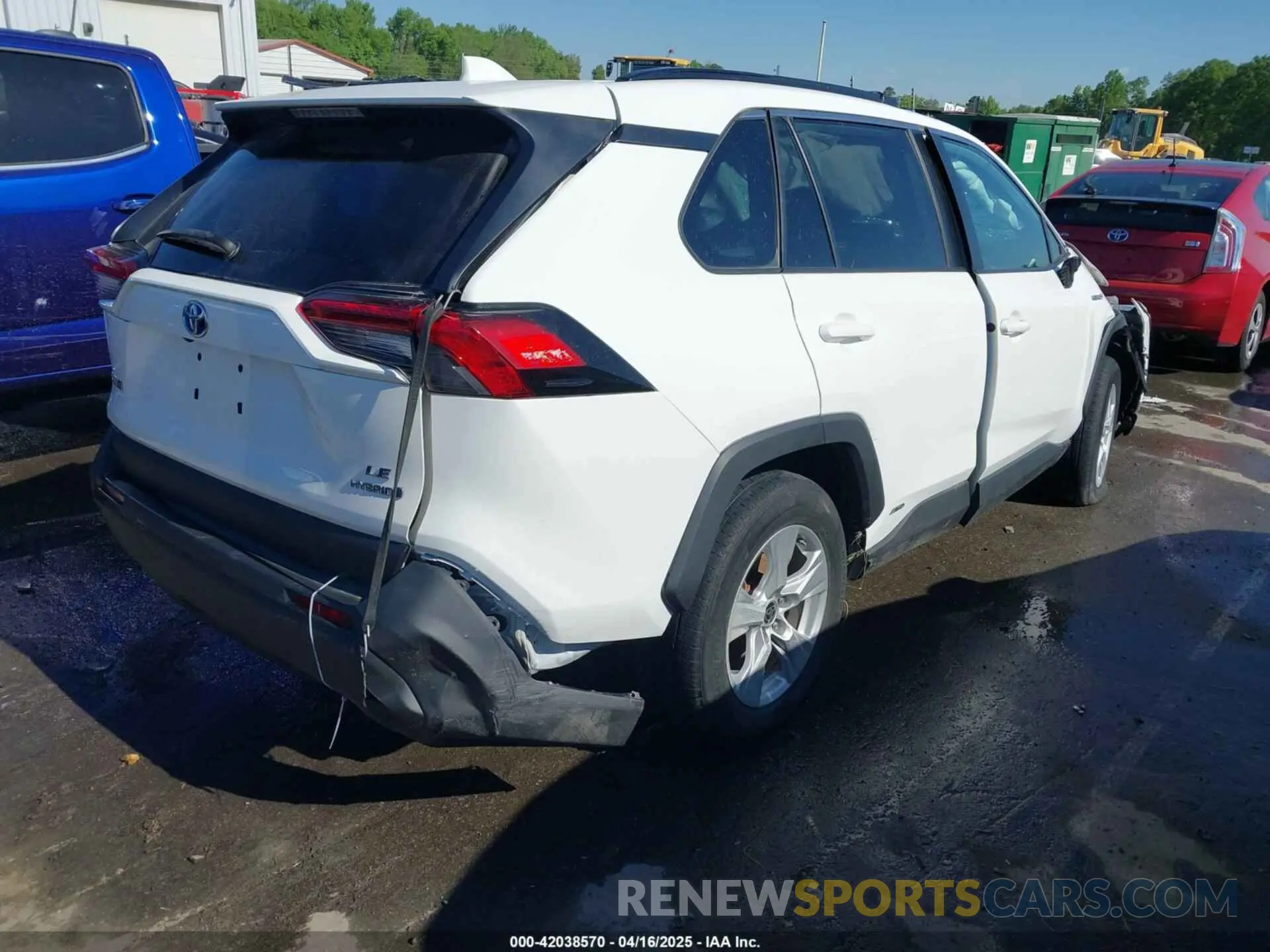 4 Photograph of a damaged car 4T3LWRFV1MU021248 TOYOTA RAV4 HYBRID 2021