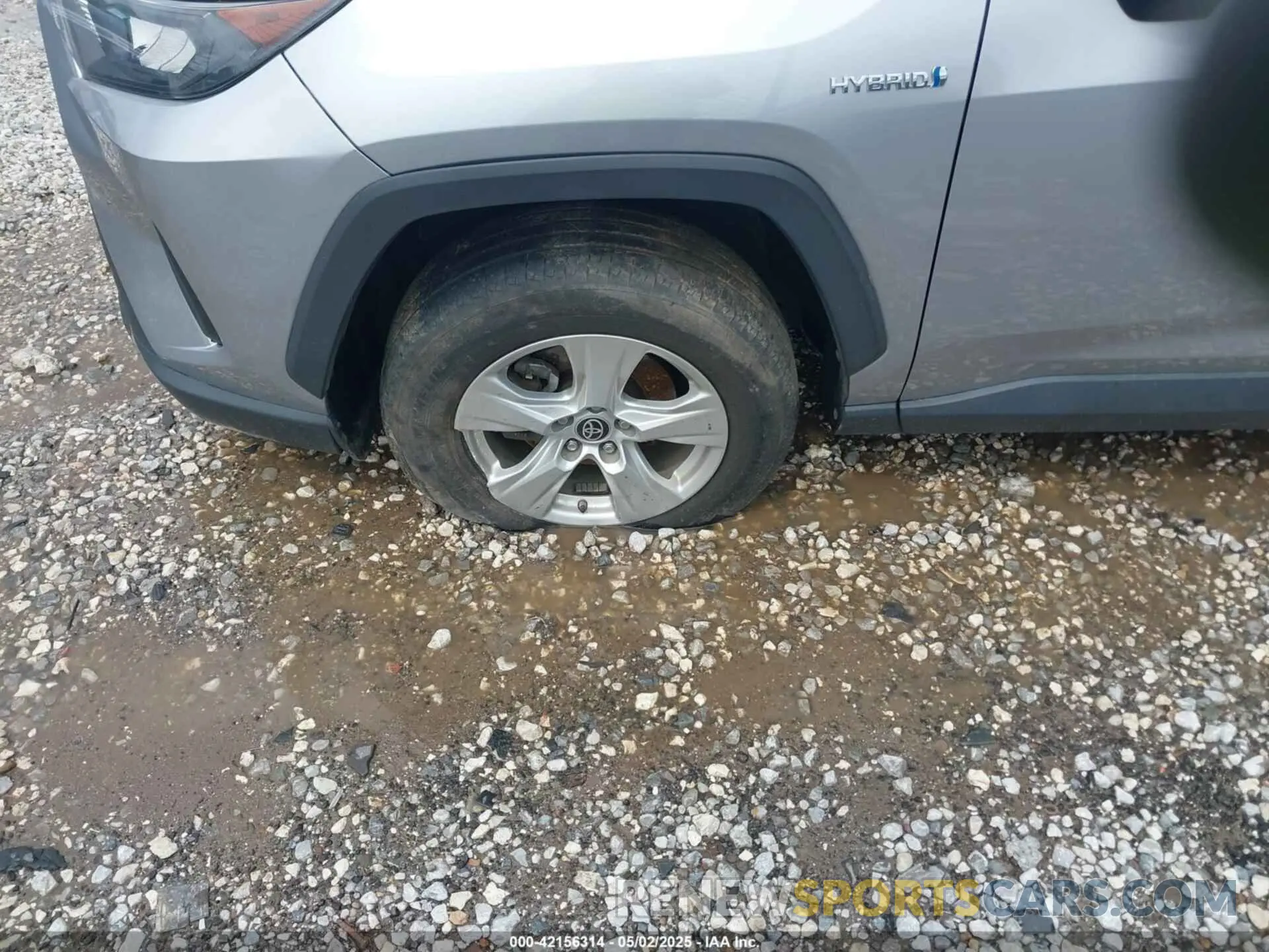 17 Photograph of a damaged car 4T3LWRFV1MU039779 TOYOTA RAV4 HYBRID 2021