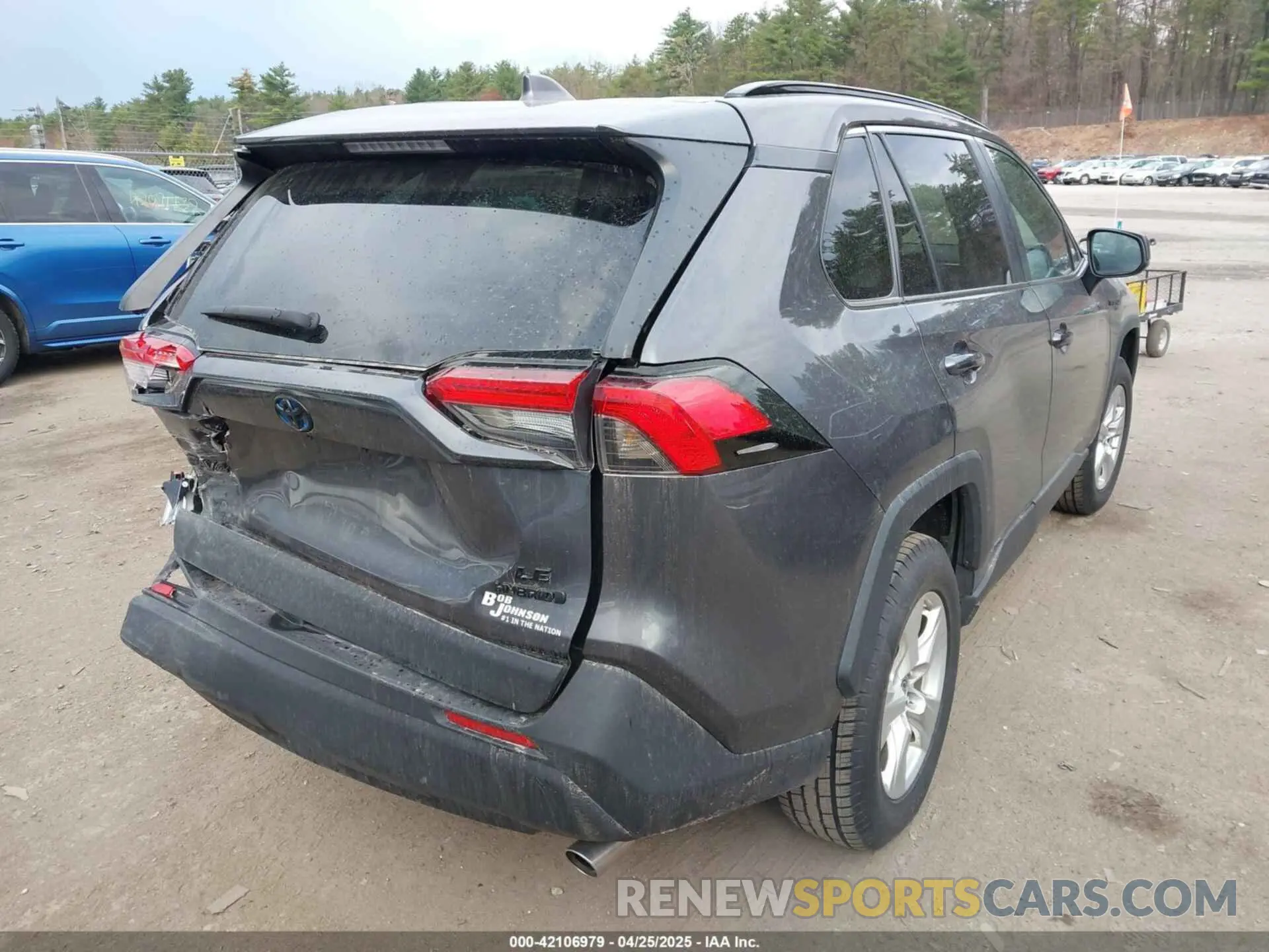 4 Photograph of a damaged car 4T3LWRFV3MU041338 TOYOTA RAV4 HYBRID 2021