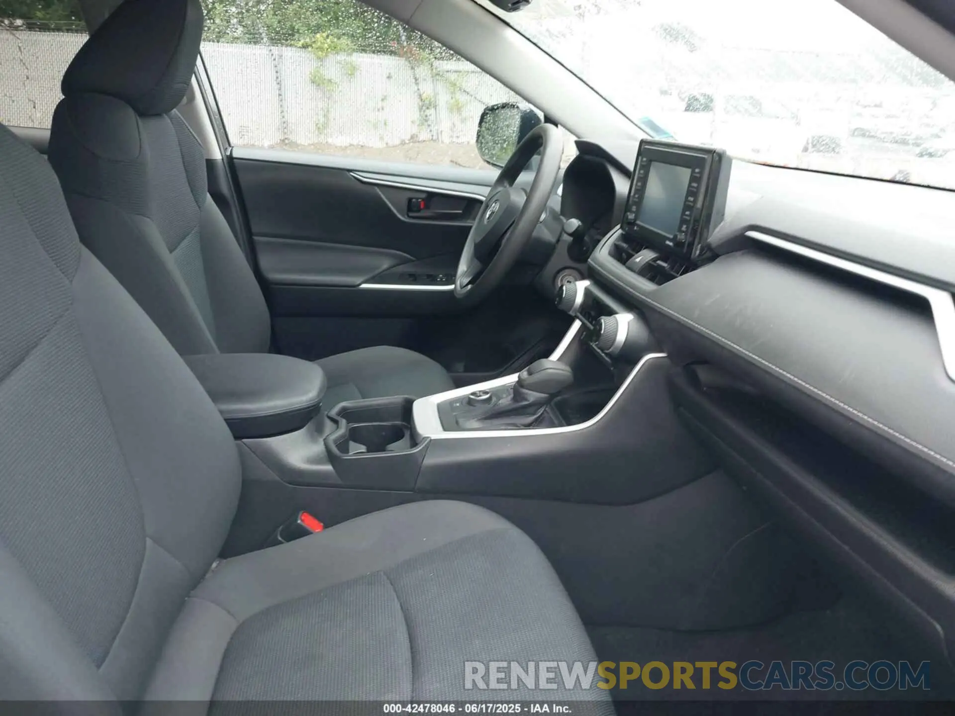 5 Photograph of a damaged car 4T3LWRFV4MU012690 TOYOTA RAV4 HYBRID 2021