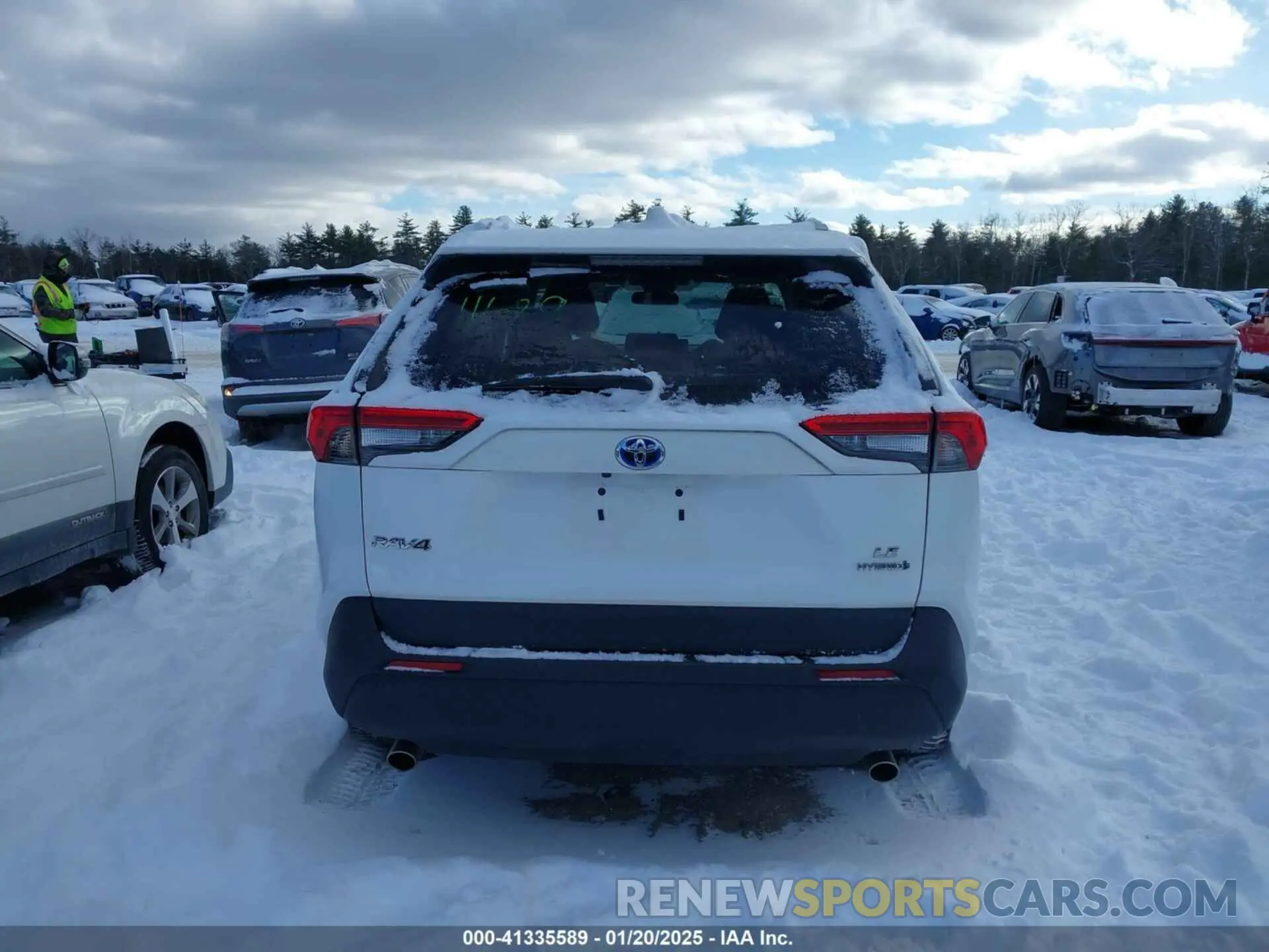 17 Photograph of a damaged car 4T3LWRFV9MU047628 TOYOTA RAV4 HYBRID 2021