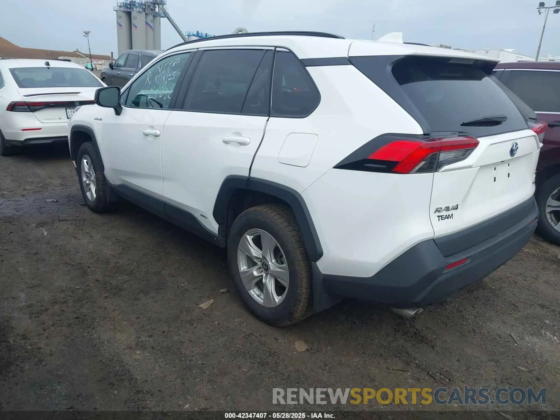 3 Photograph of a damaged car 4T3LWRFVXMU025282 TOYOTA RAV4 HYBRID 2021