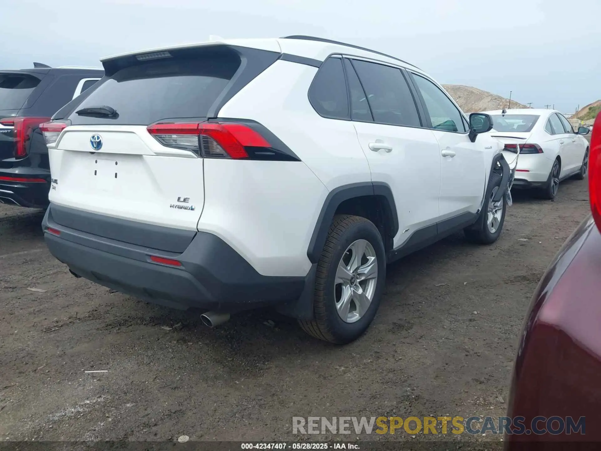 4 Photograph of a damaged car 4T3LWRFVXMU025282 TOYOTA RAV4 HYBRID 2021