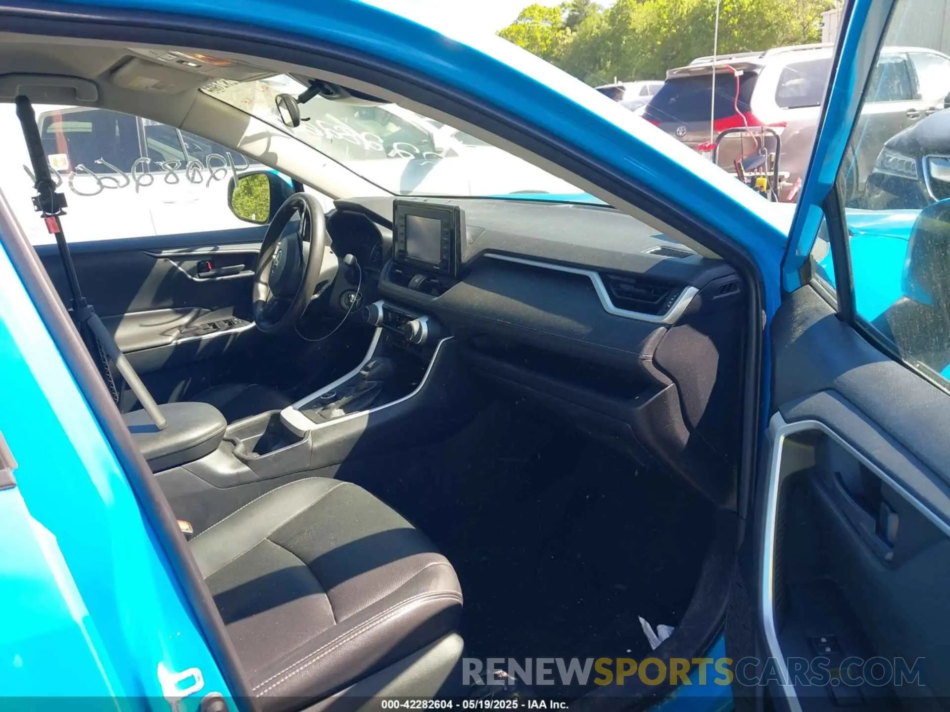 5 Photograph of a damaged car 4T3M6RFV1MU018418 TOYOTA RAV4 HYBRID 2021
