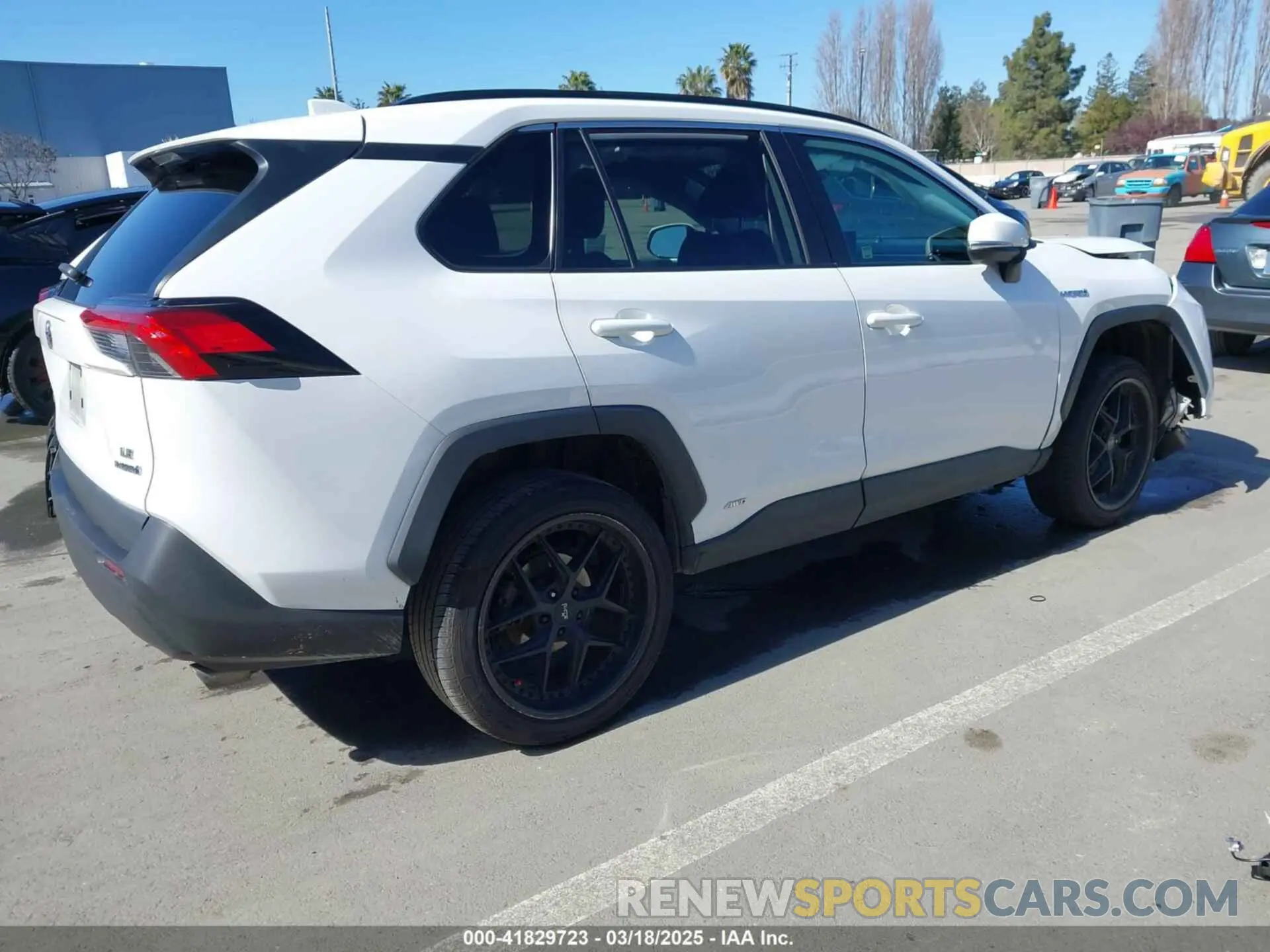 4 Photograph of a damaged car 4T3M6RFV7MU027172 TOYOTA RAV4 HYBRID 2021