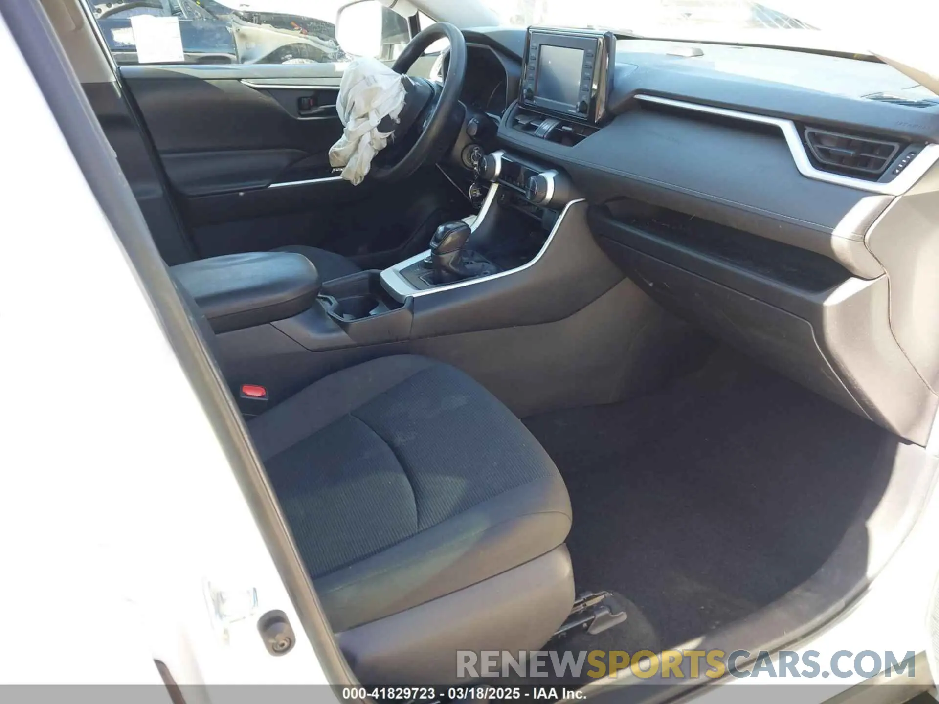 5 Photograph of a damaged car 4T3M6RFV7MU027172 TOYOTA RAV4 HYBRID 2021
