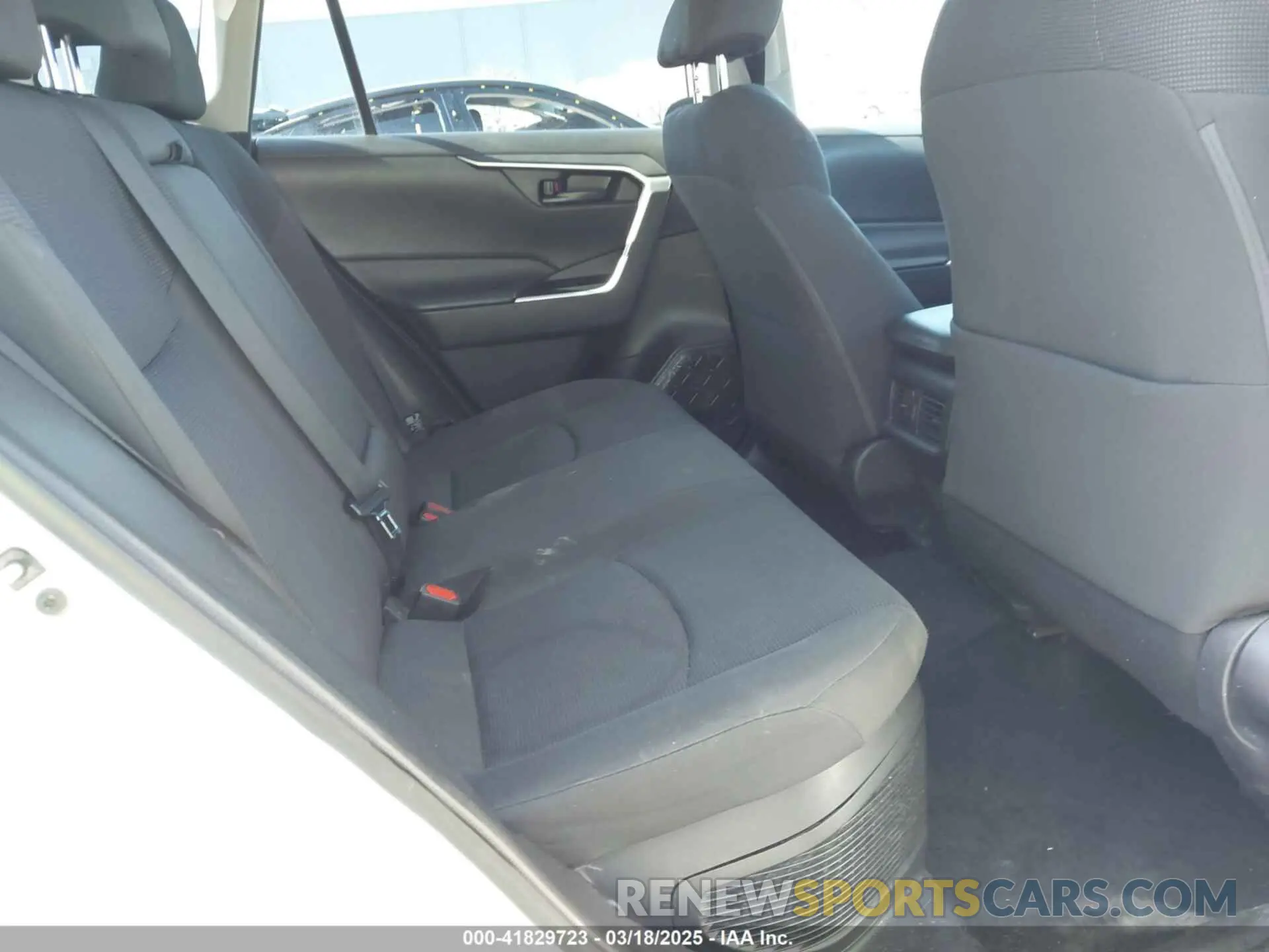 8 Photograph of a damaged car 4T3M6RFV7MU027172 TOYOTA RAV4 HYBRID 2021