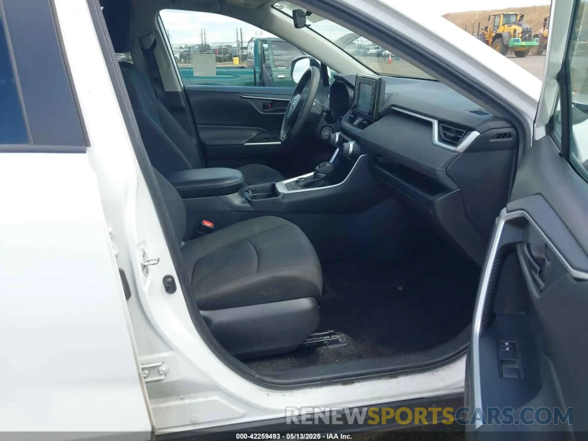5 Photograph of a damaged car 4T3M6RFVXMU006462 TOYOTA RAV4 HYBRID 2021