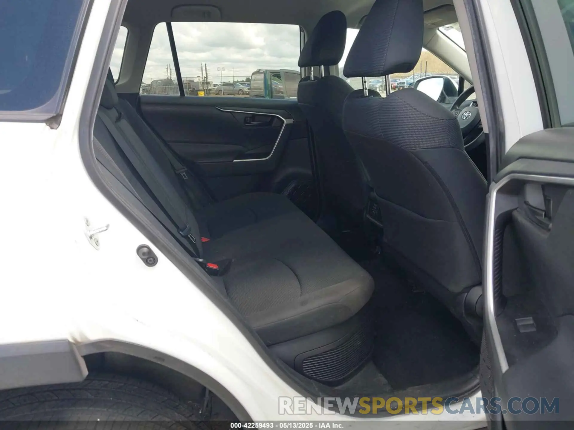 8 Photograph of a damaged car 4T3M6RFVXMU006462 TOYOTA RAV4 HYBRID 2021