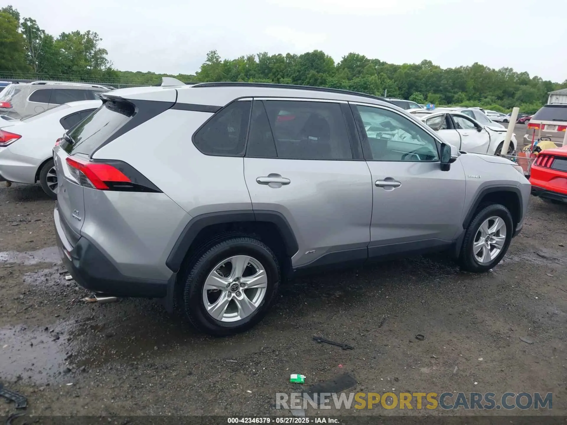 13 Photograph of a damaged car 4T3MWRFV3MU016699 TOYOTA RAV4 HYBRID 2021
