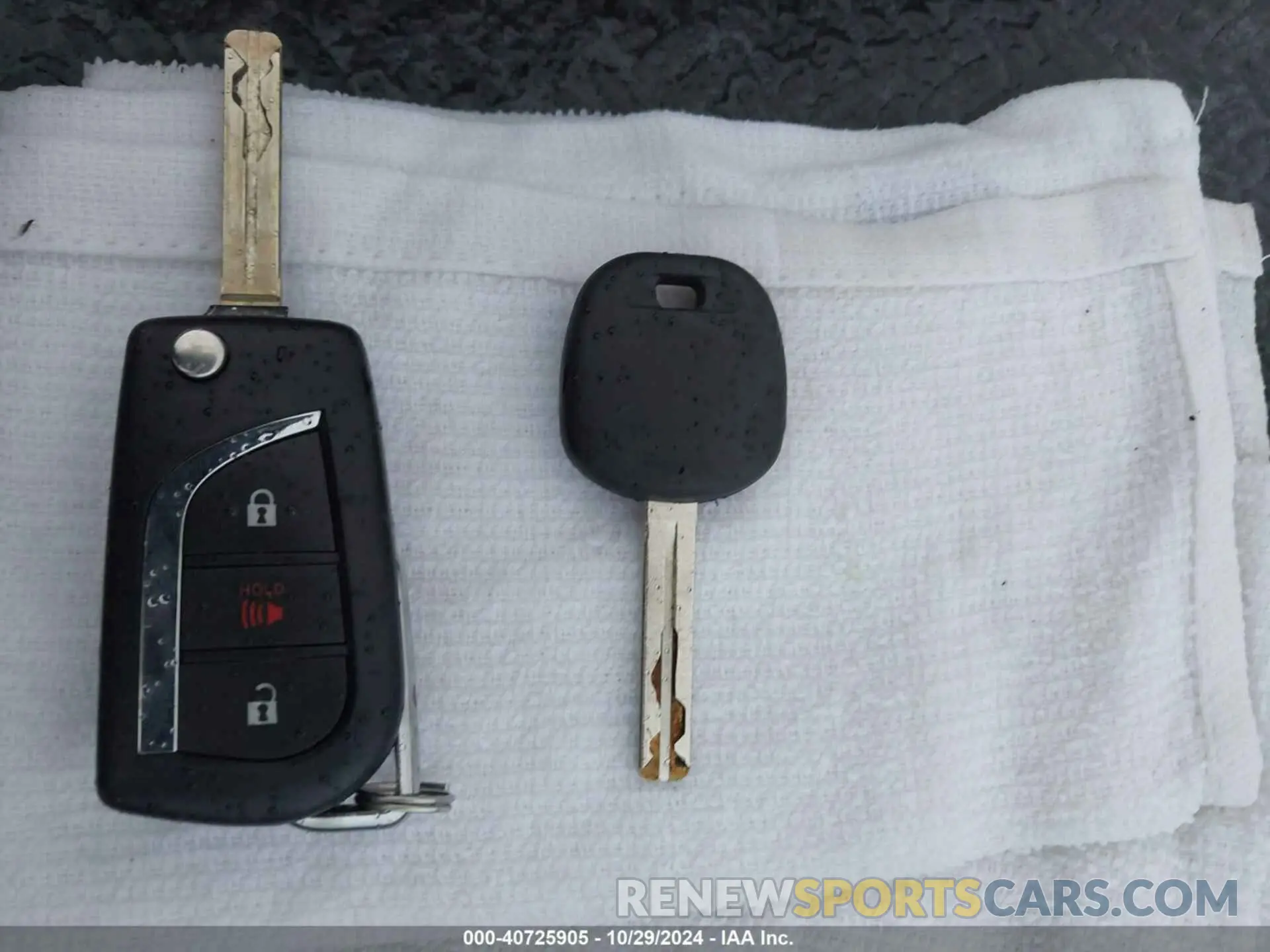 11 Photograph of a damaged car 4T3MWRFV3MU017772 TOYOTA RAV4 HYBRID 2021