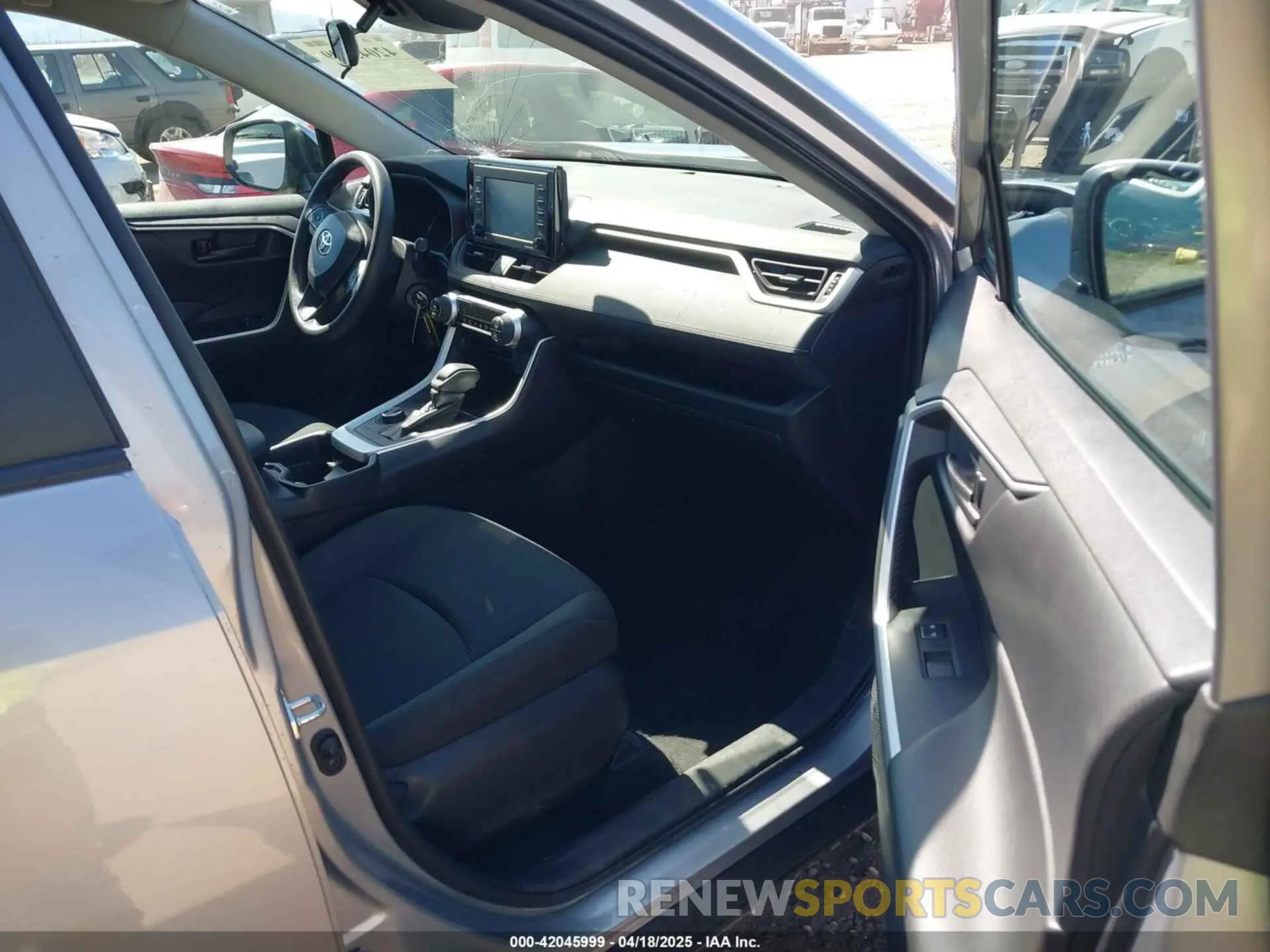 5 Photograph of a damaged car 4T3MWRFV4MU032538 TOYOTA RAV4 HYBRID 2021