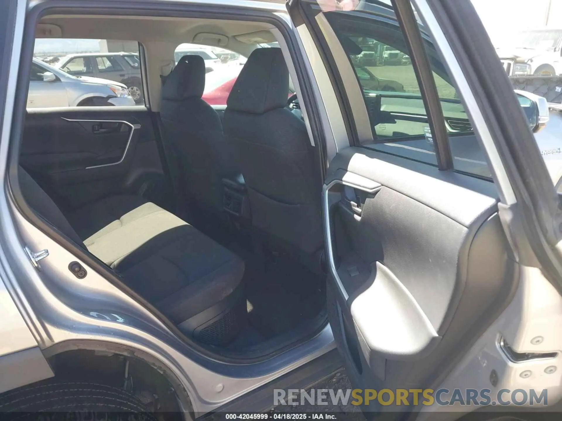 8 Photograph of a damaged car 4T3MWRFV4MU032538 TOYOTA RAV4 HYBRID 2021