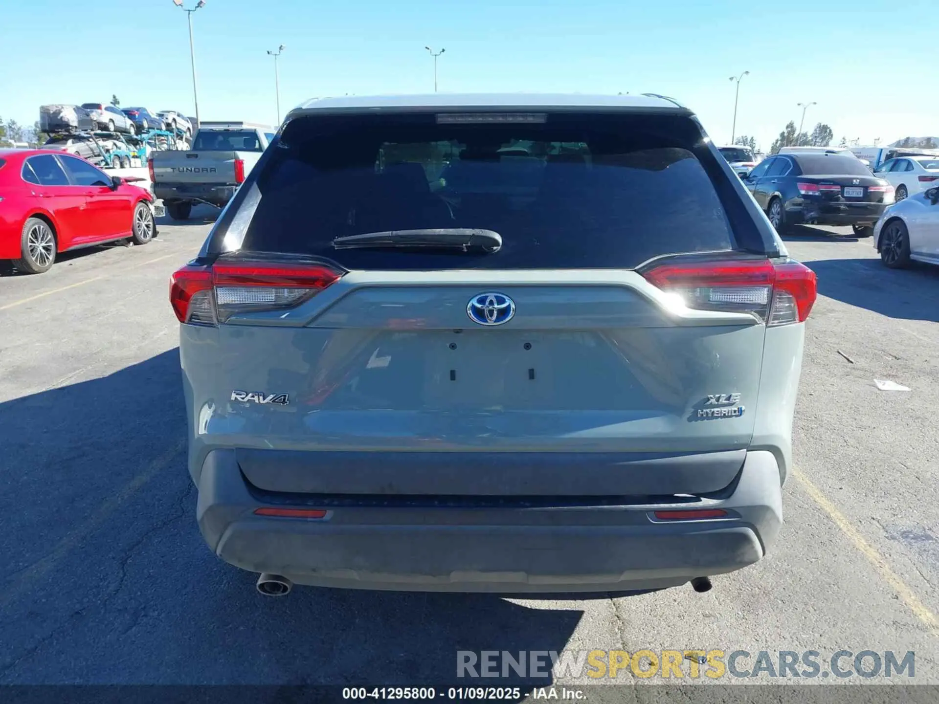 17 Photograph of a damaged car 4T3R6RFV0MU015130 TOYOTA RAV4 HYBRID 2021