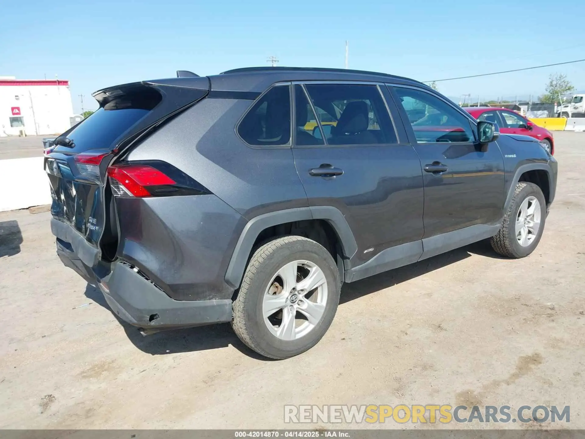 4 Photograph of a damaged car 4T3R6RFV3MU018796 TOYOTA RAV4 HYBRID 2021