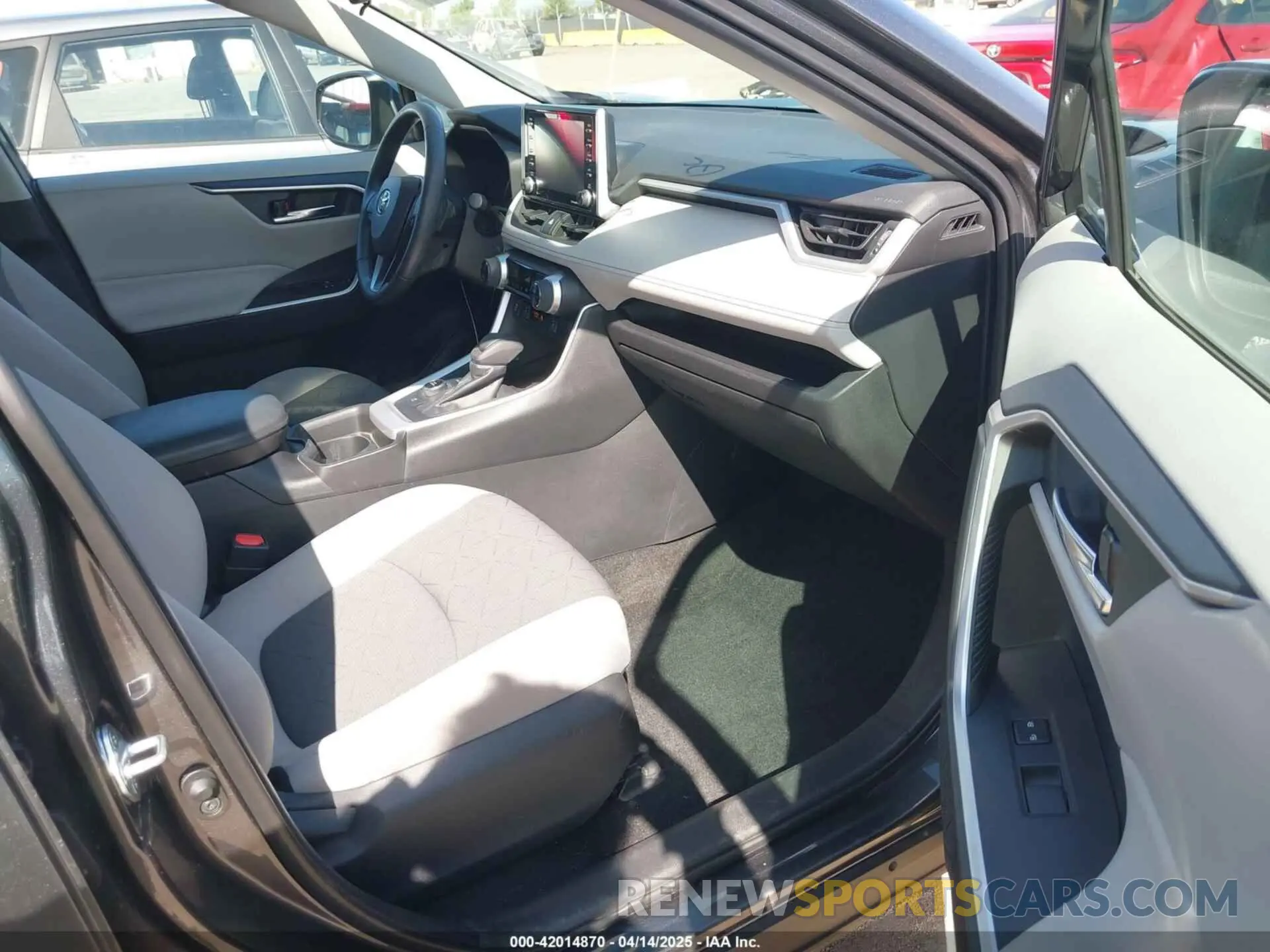 5 Photograph of a damaged car 4T3R6RFV3MU018796 TOYOTA RAV4 HYBRID 2021