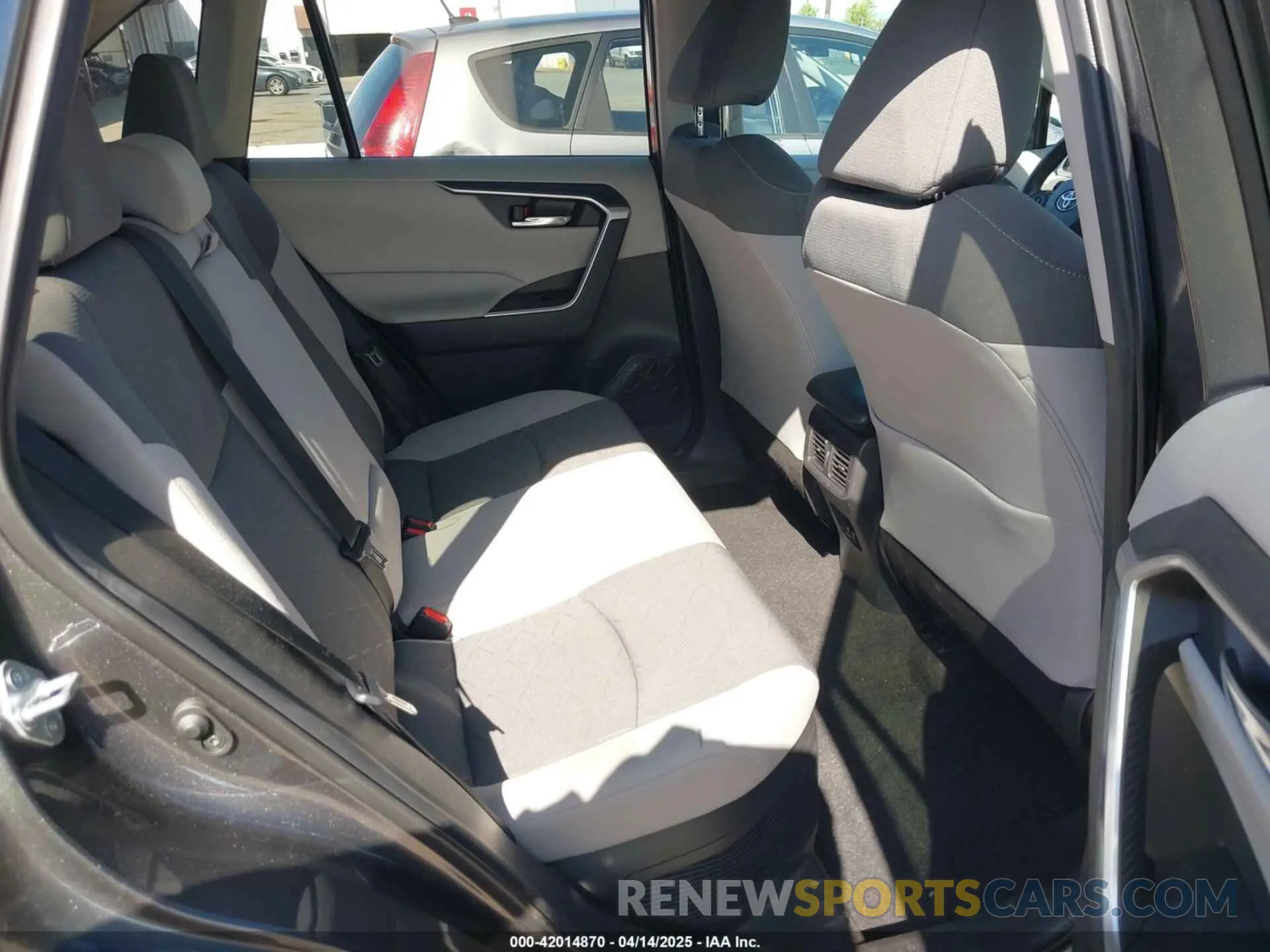 8 Photograph of a damaged car 4T3R6RFV3MU018796 TOYOTA RAV4 HYBRID 2021