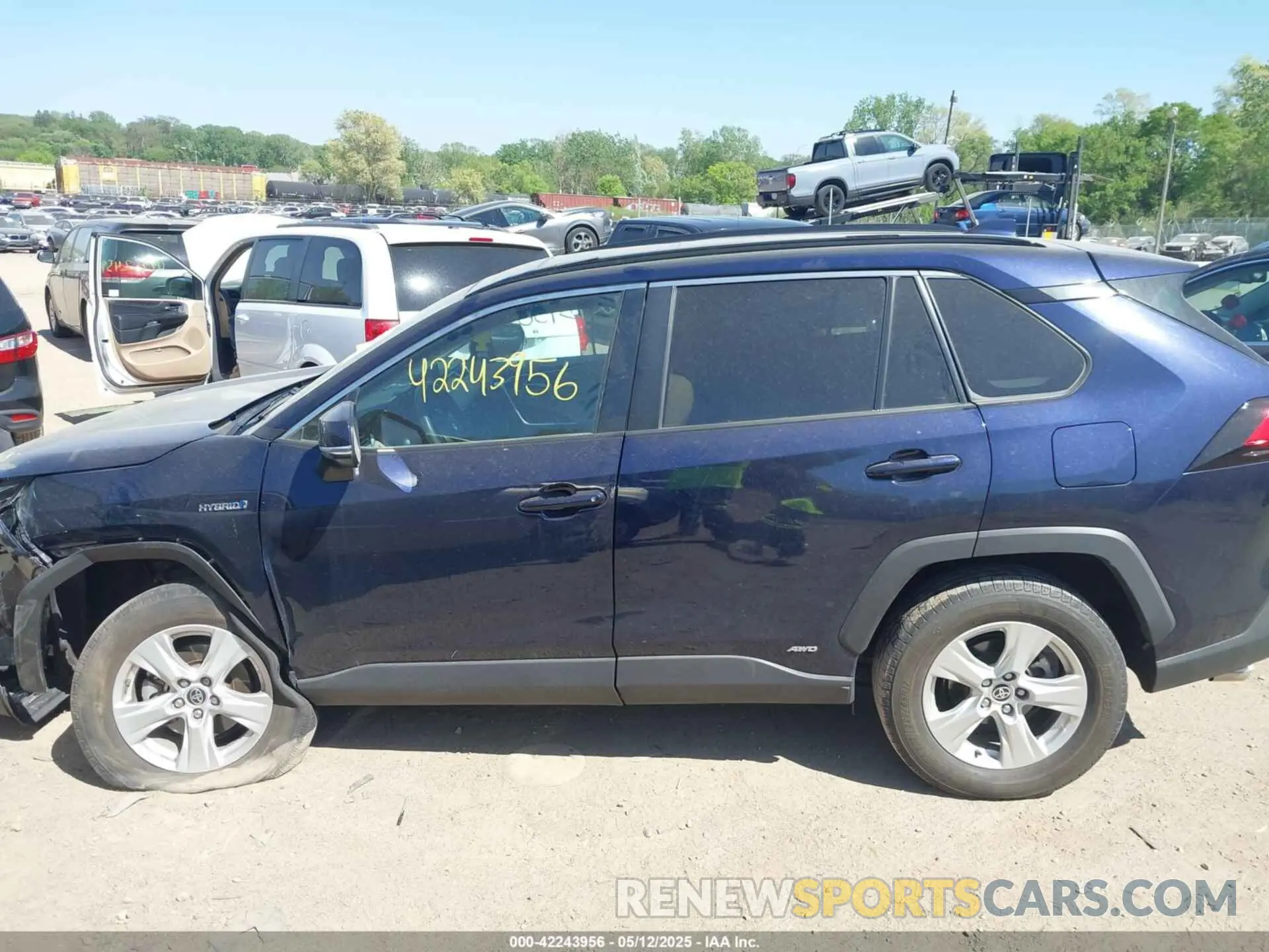 14 Photograph of a damaged car 4T3R6RFV4MU029452 TOYOTA RAV4 HYBRID 2021