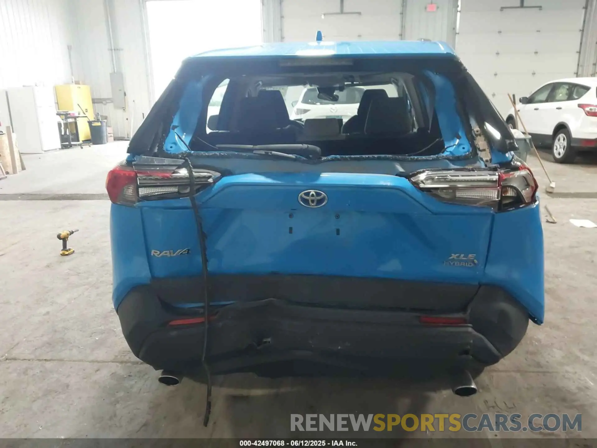 16 Photograph of a damaged car 4T3R6RFV5MU003927 TOYOTA RAV4 HYBRID 2021