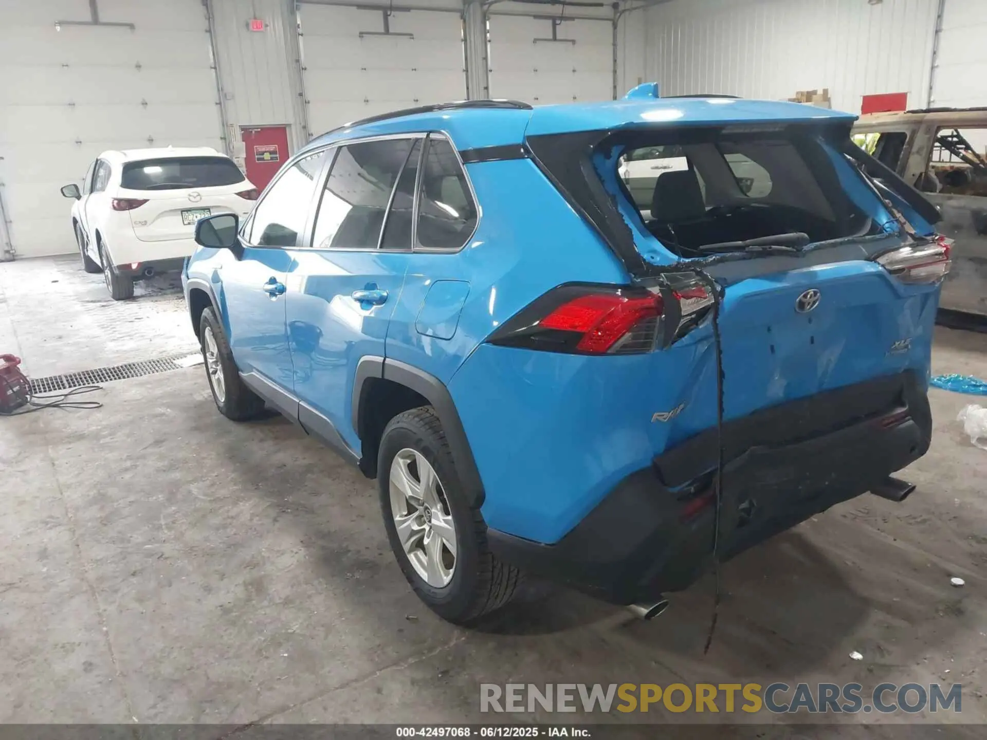 3 Photograph of a damaged car 4T3R6RFV5MU003927 TOYOTA RAV4 HYBRID 2021