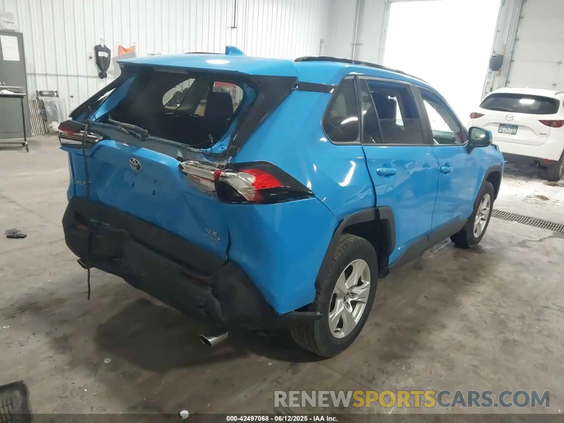 4 Photograph of a damaged car 4T3R6RFV5MU003927 TOYOTA RAV4 HYBRID 2021
