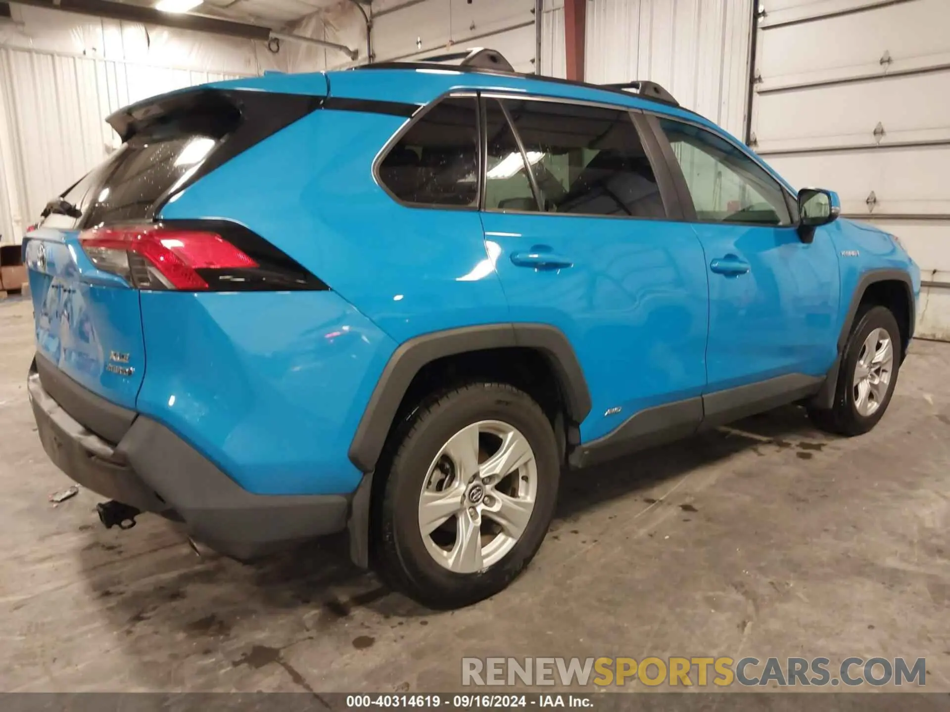4 Photograph of a damaged car 4T3R6RFV5MU010523 TOYOTA RAV4 HYBRID 2021
