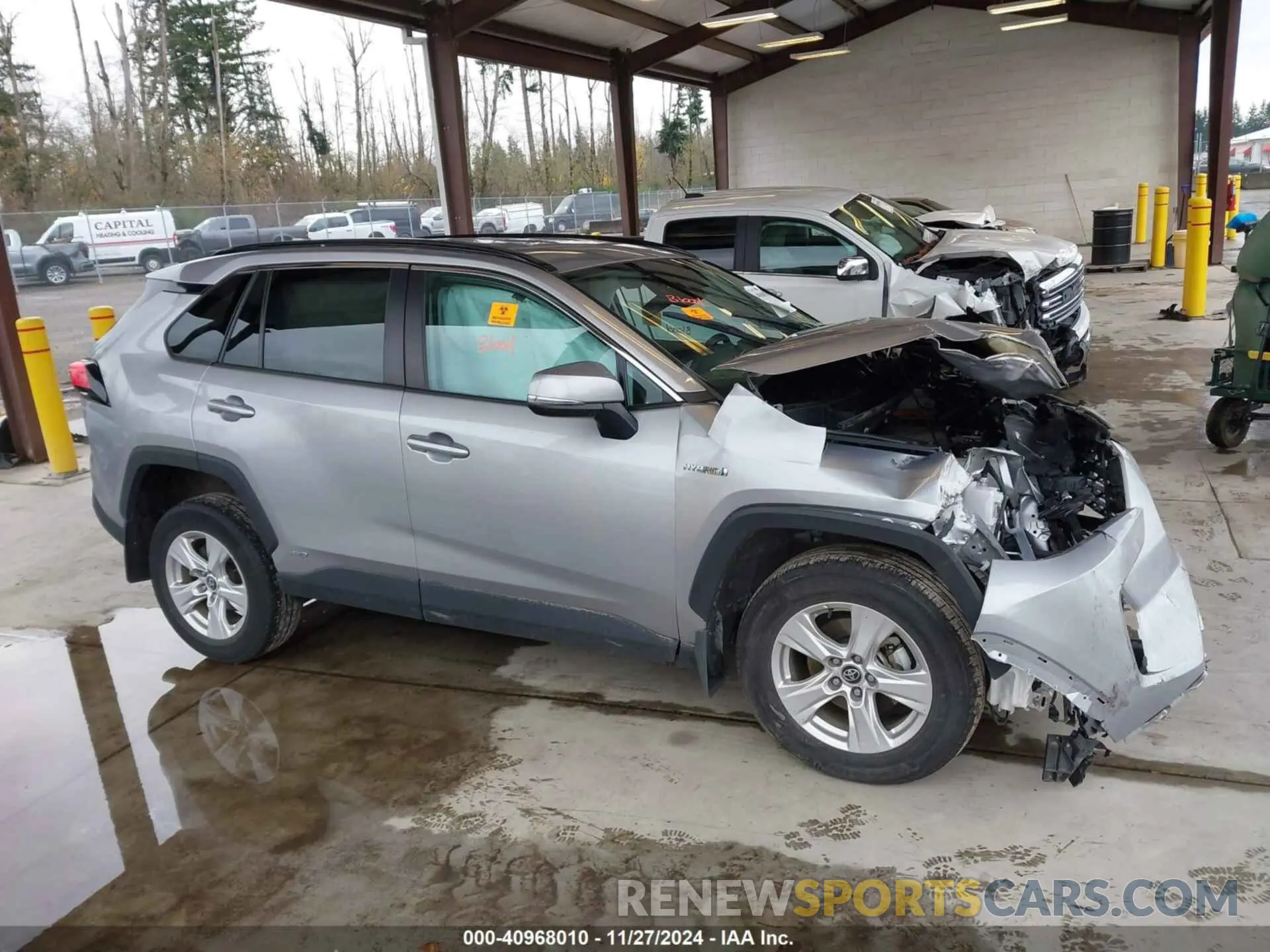 12 Photograph of a damaged car 4T3R6RFV7MU025816 TOYOTA RAV4 HYBRID 2021