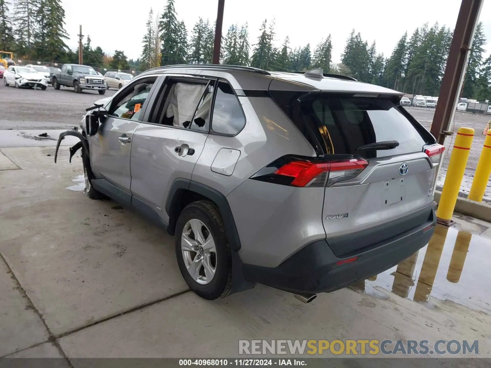 3 Photograph of a damaged car 4T3R6RFV7MU025816 TOYOTA RAV4 HYBRID 2021