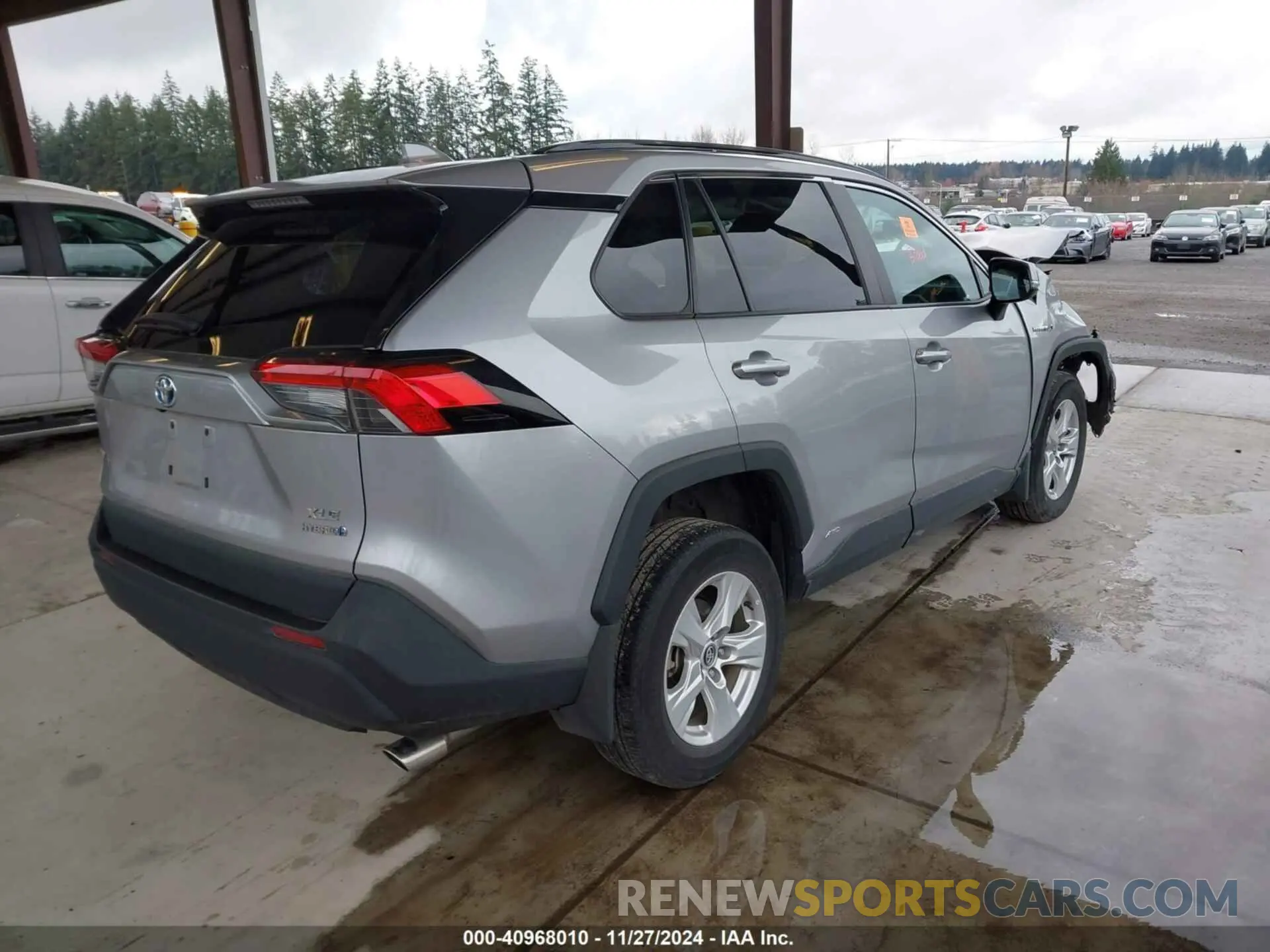 4 Photograph of a damaged car 4T3R6RFV7MU025816 TOYOTA RAV4 HYBRID 2021