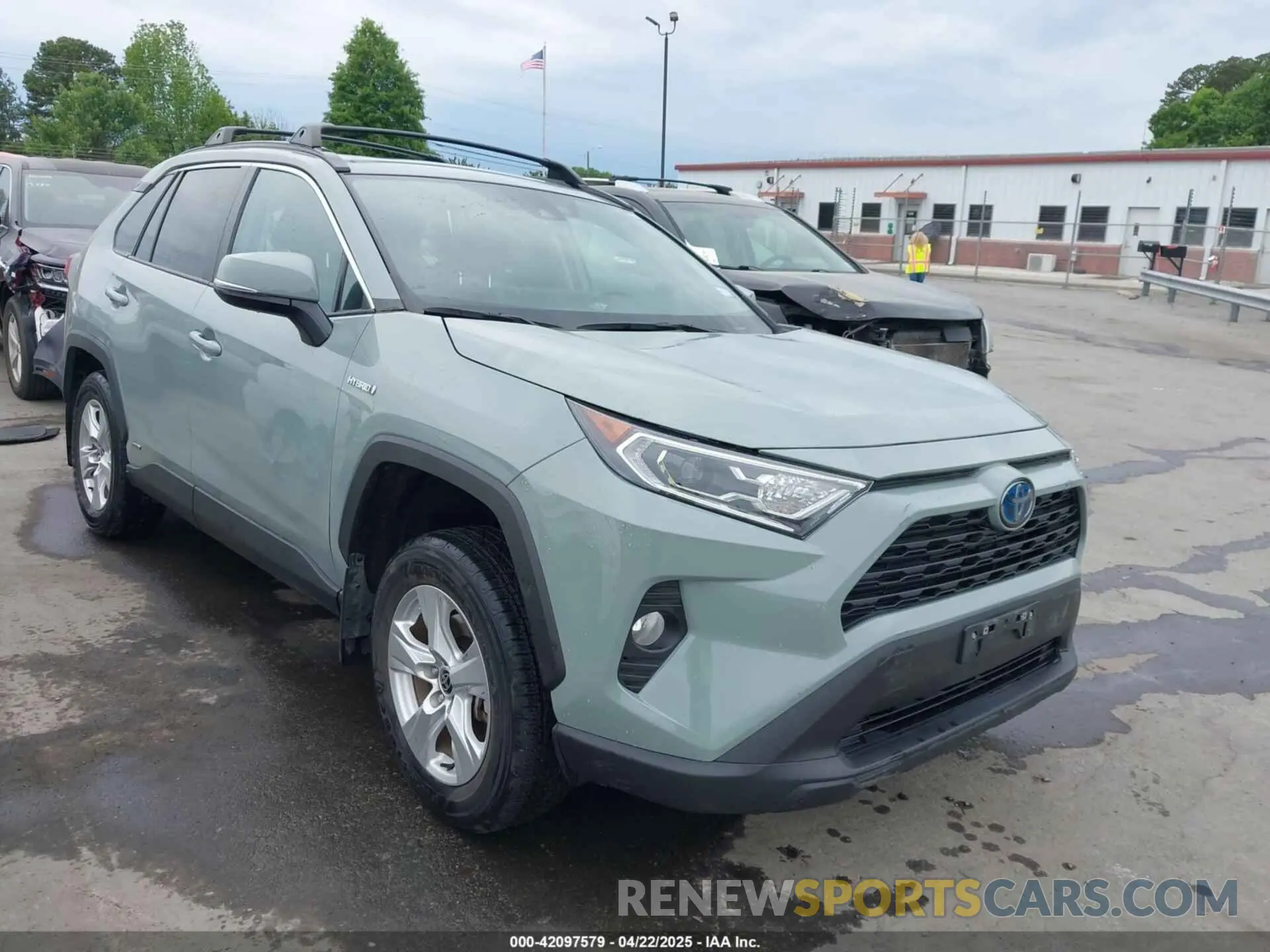 1 Photograph of a damaged car 4T3R6RFV7MU028568 TOYOTA RAV4 HYBRID 2021