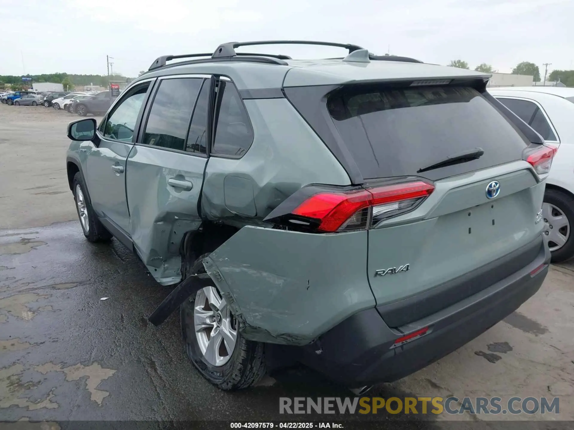 3 Photograph of a damaged car 4T3R6RFV7MU028568 TOYOTA RAV4 HYBRID 2021