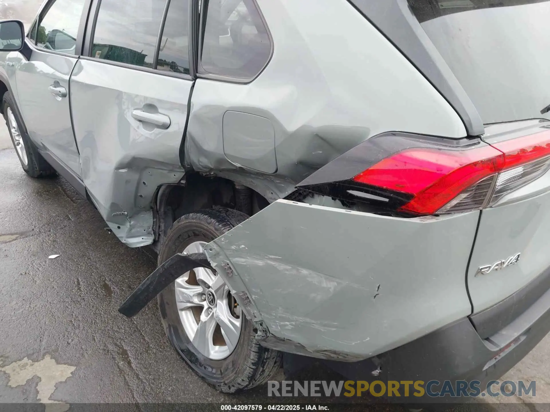 6 Photograph of a damaged car 4T3R6RFV7MU028568 TOYOTA RAV4 HYBRID 2021